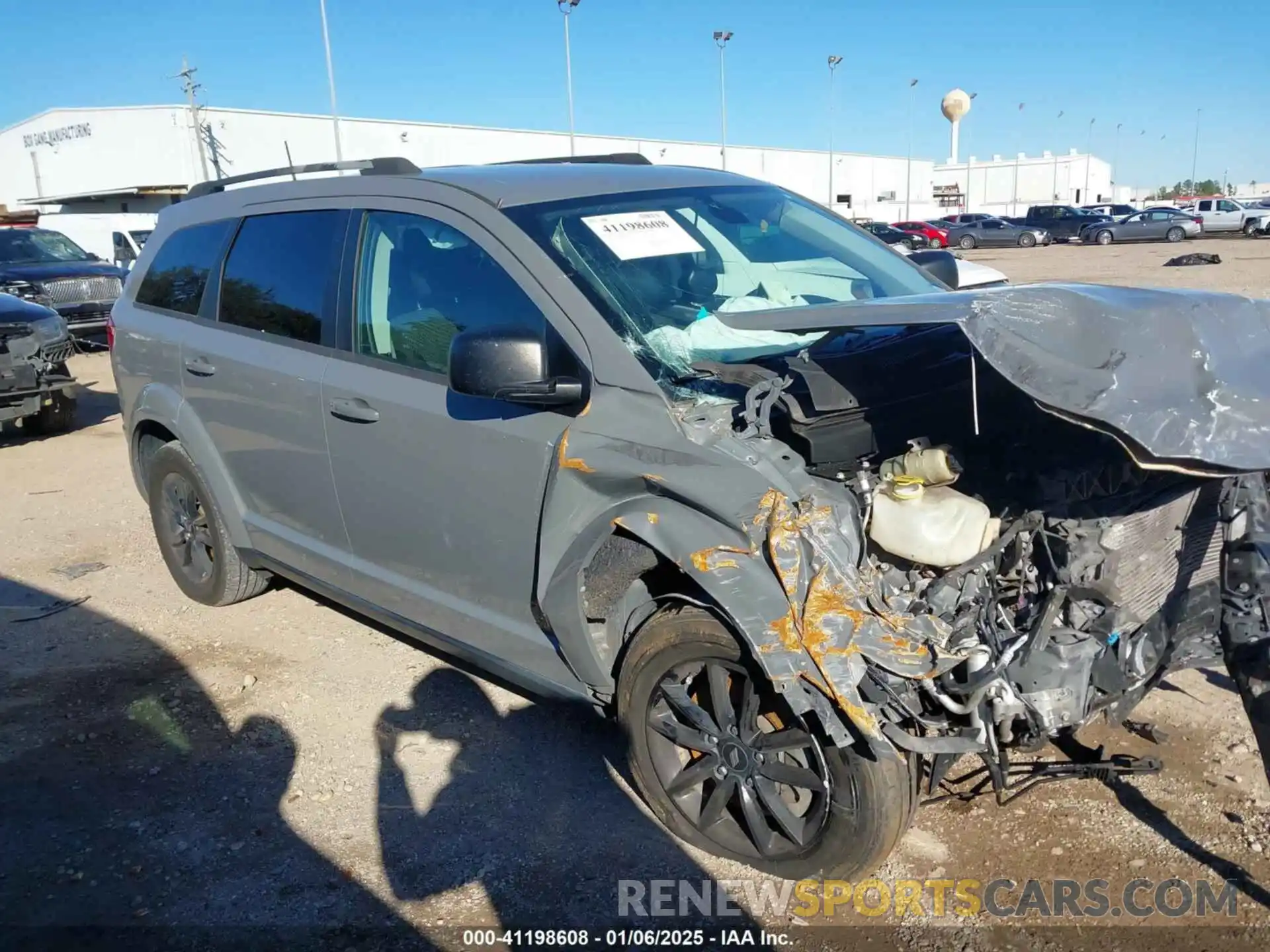 13 Photograph of a damaged car 3C4PDCABXLT250616 DODGE JOURNEY 2020