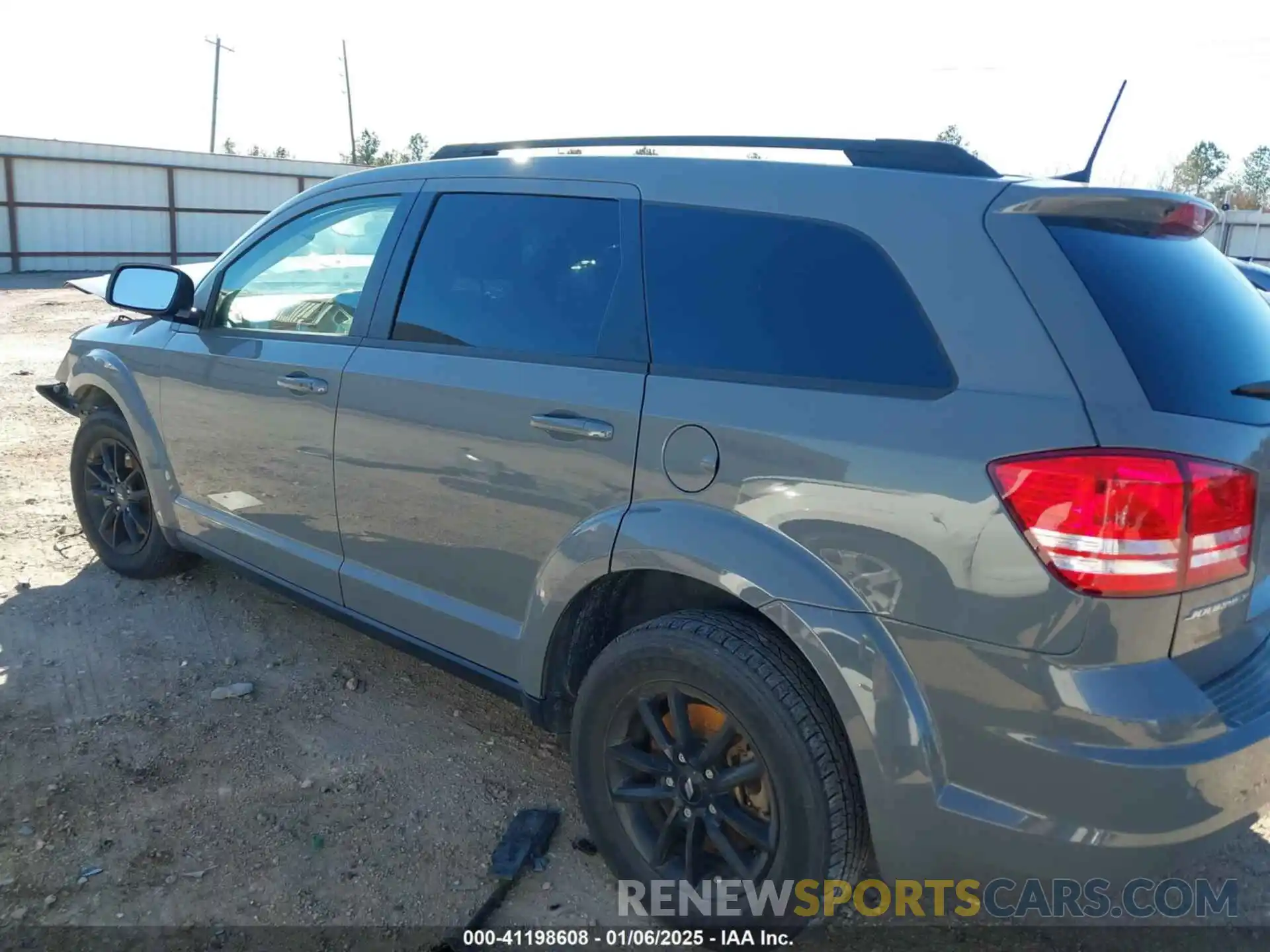 14 Photograph of a damaged car 3C4PDCABXLT250616 DODGE JOURNEY 2020