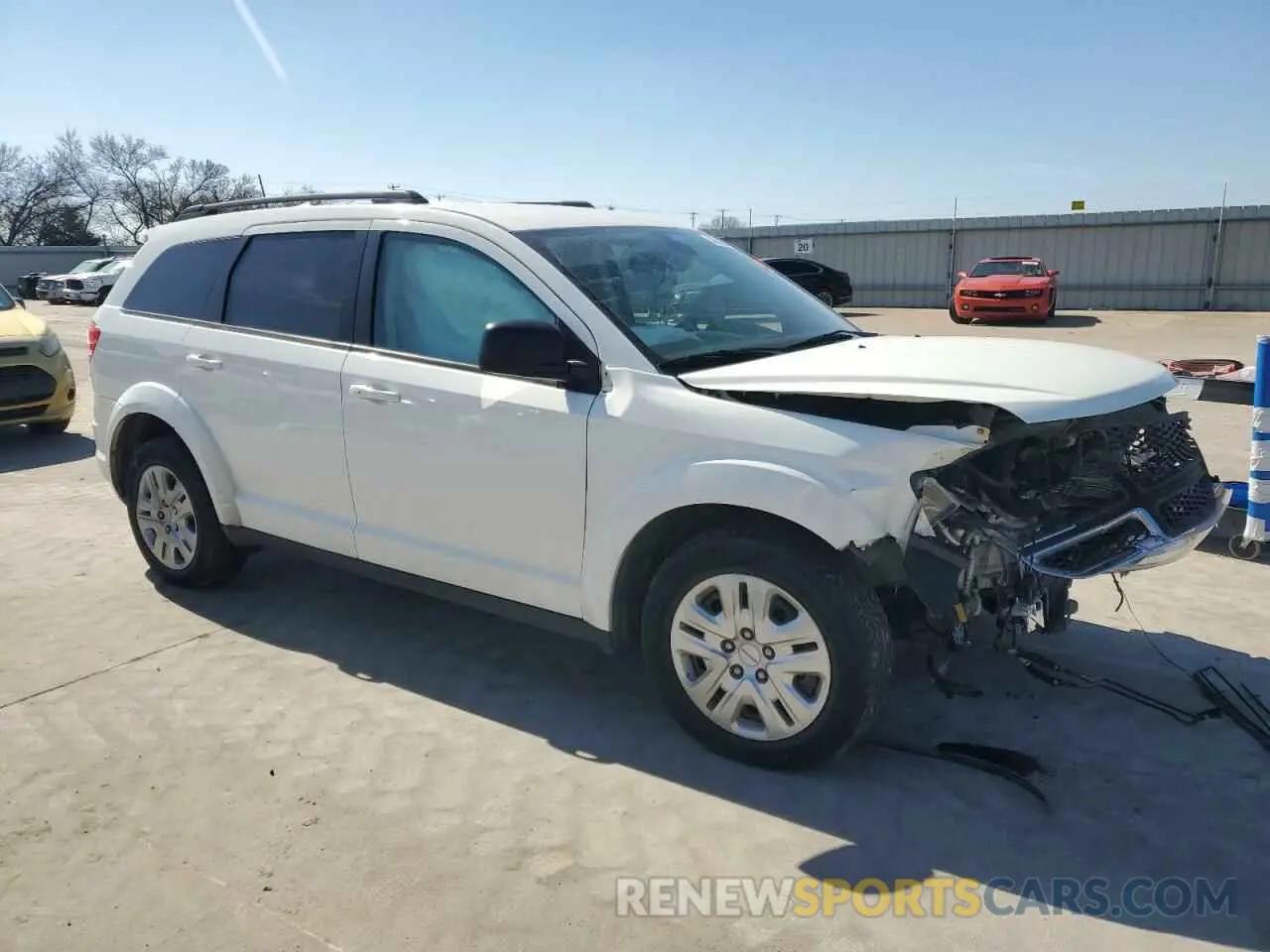 4 Photograph of a damaged car 3C4PDCABXLT259431 DODGE JOURNEY 2020