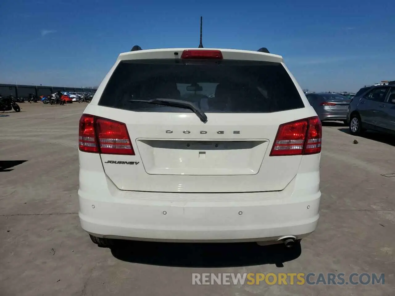 6 Photograph of a damaged car 3C4PDCABXLT259431 DODGE JOURNEY 2020