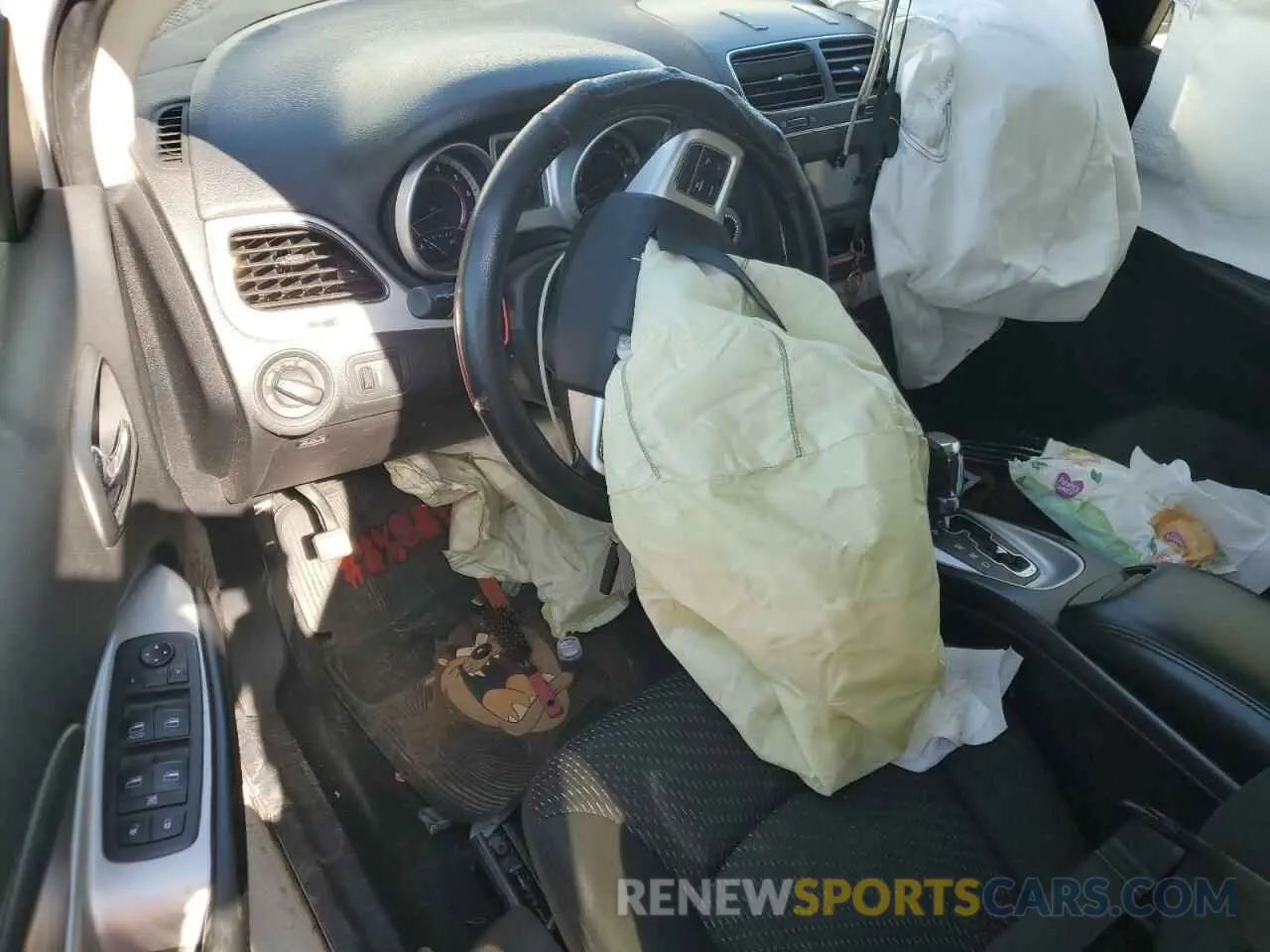 8 Photograph of a damaged car 3C4PDCABXLT259431 DODGE JOURNEY 2020