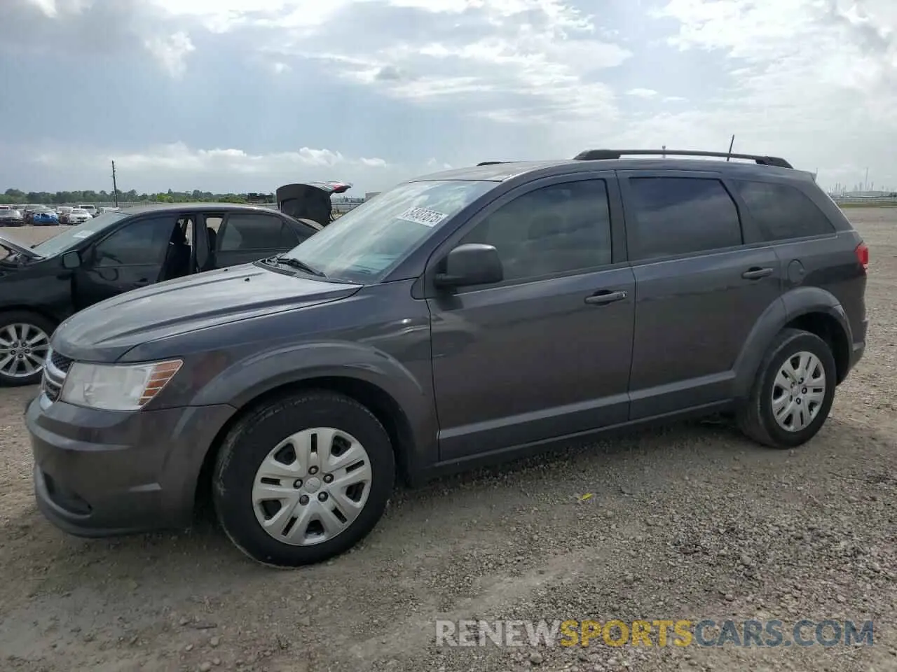 1 Photograph of a damaged car 3C4PDCABXLT262037 DODGE JOURNEY 2020