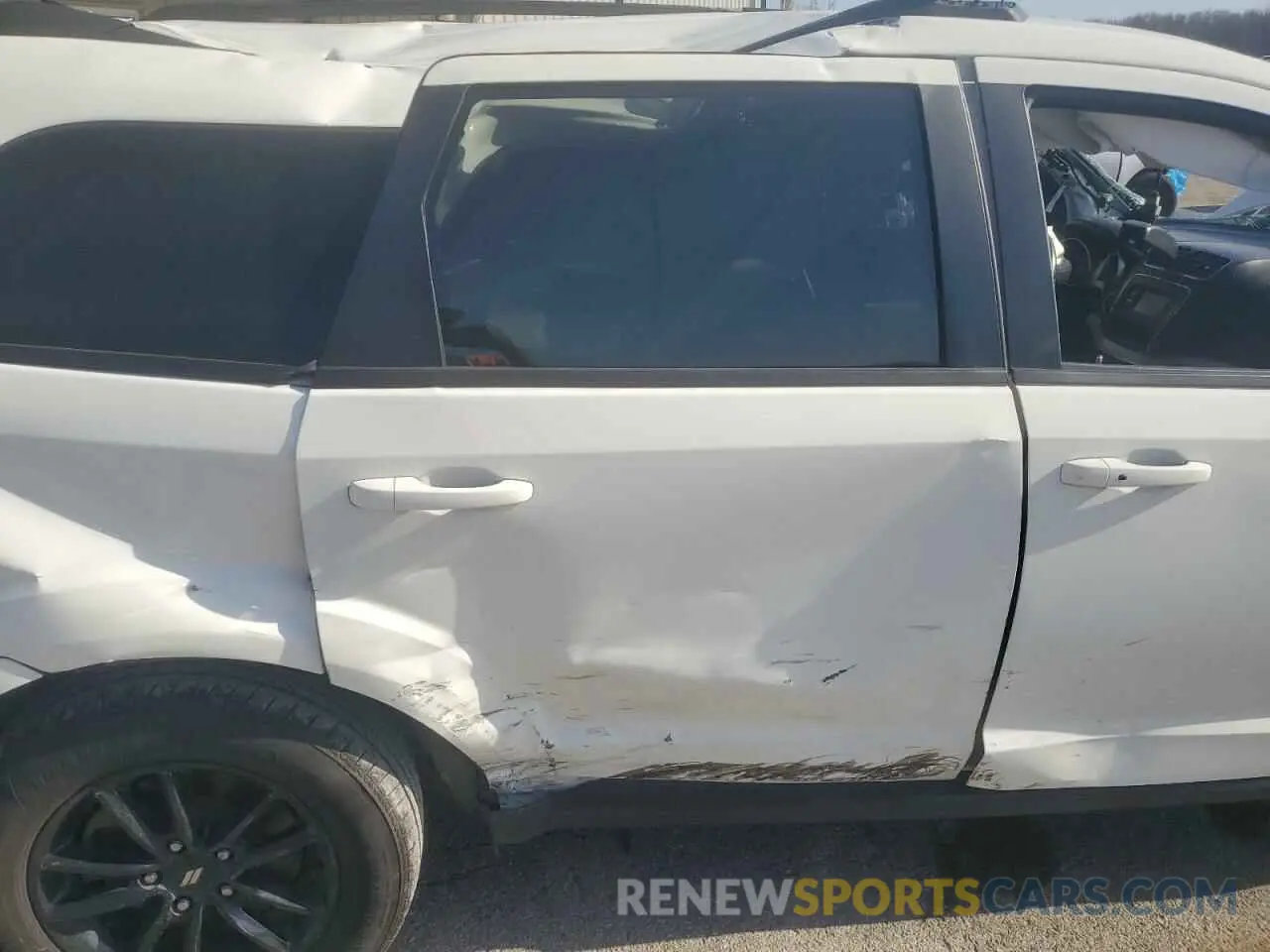 11 Photograph of a damaged car 3C4PDCABXLT272003 DODGE JOURNEY 2020