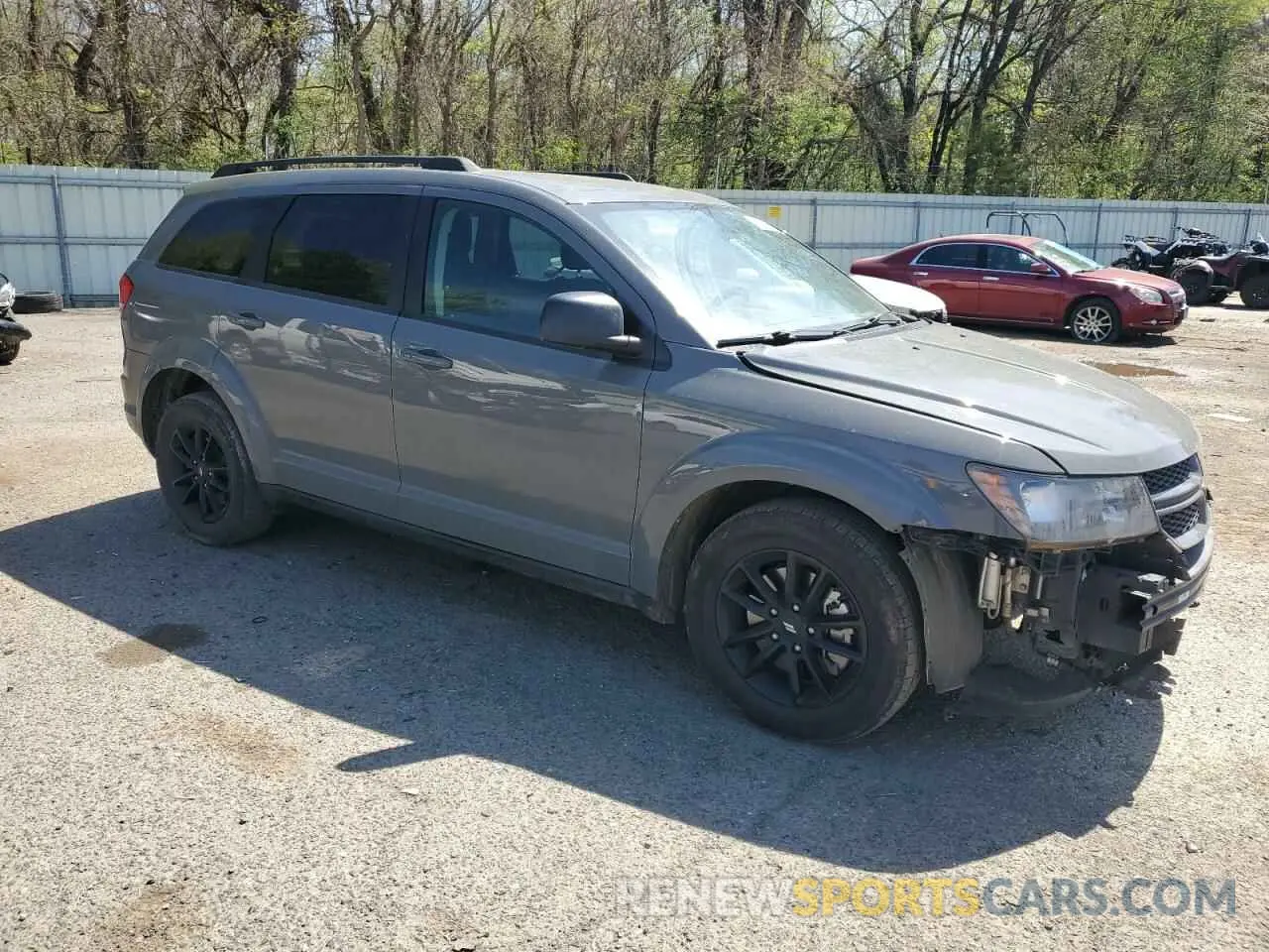 4 Photograph of a damaged car 3C4PDCABXLT274558 DODGE JOURNEY 2020