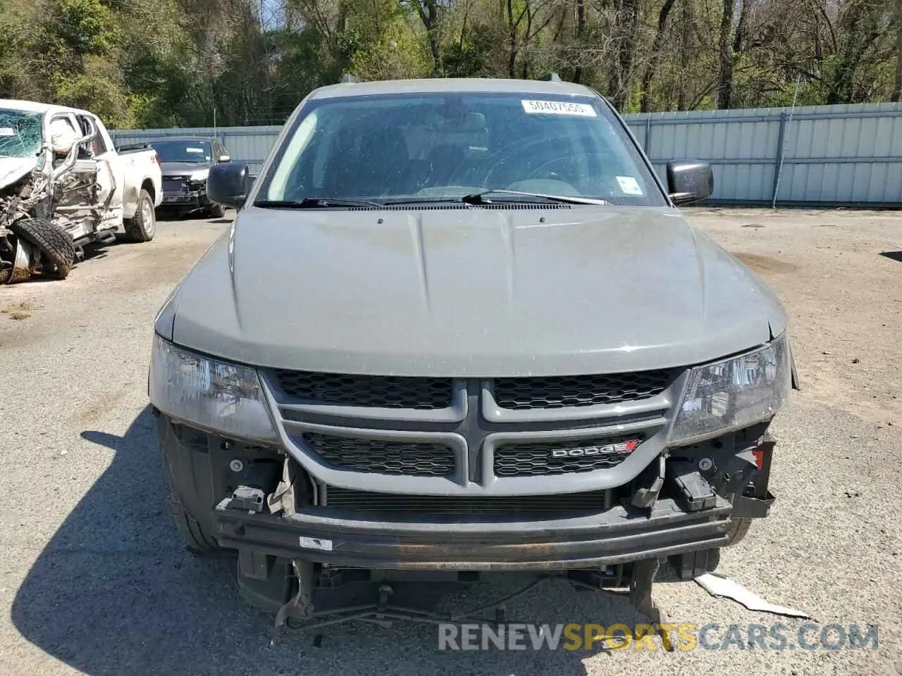 5 Photograph of a damaged car 3C4PDCABXLT274558 DODGE JOURNEY 2020