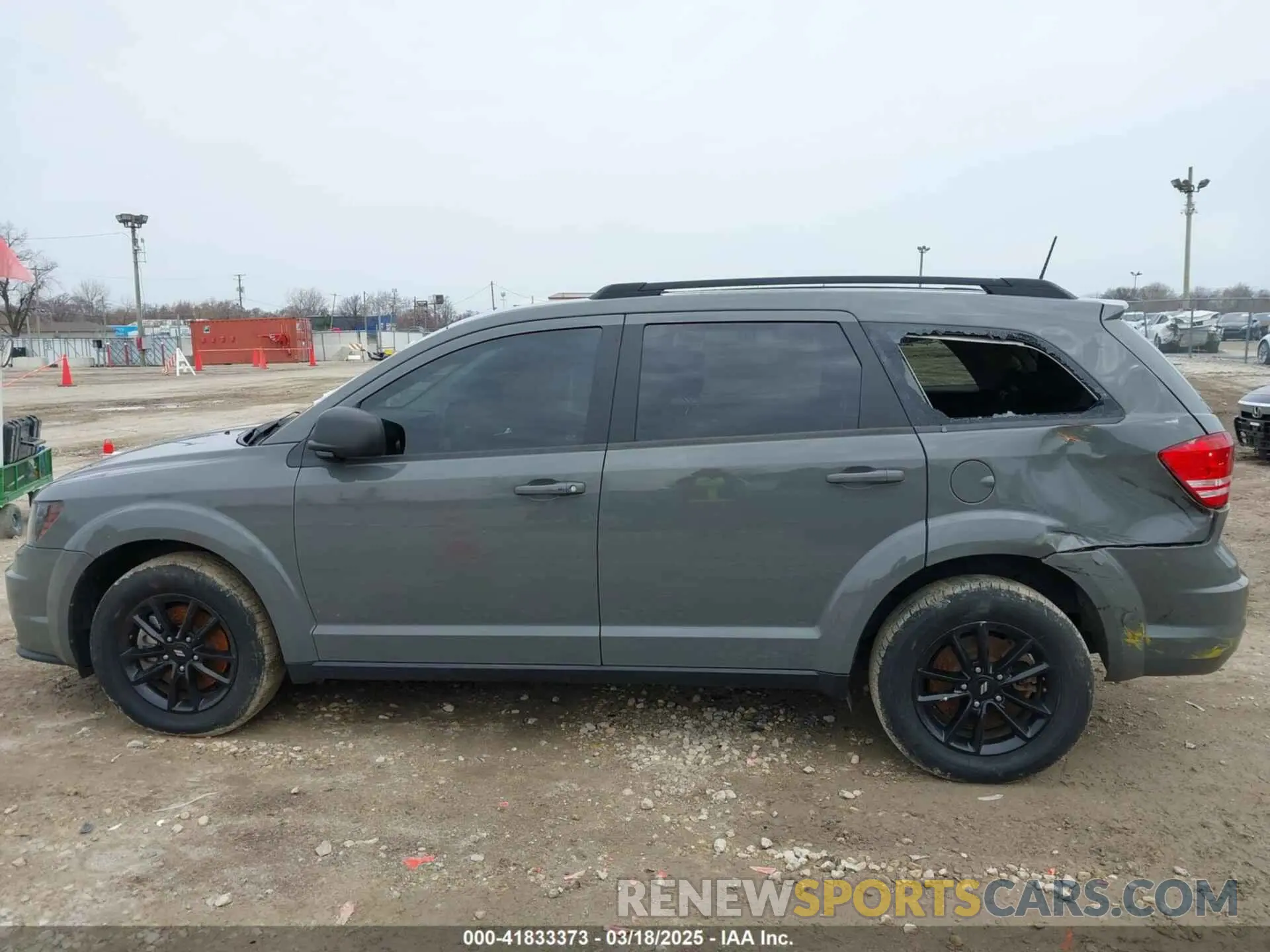 14 Photograph of a damaged car 3C4PDCABXLT278142 DODGE JOURNEY 2020