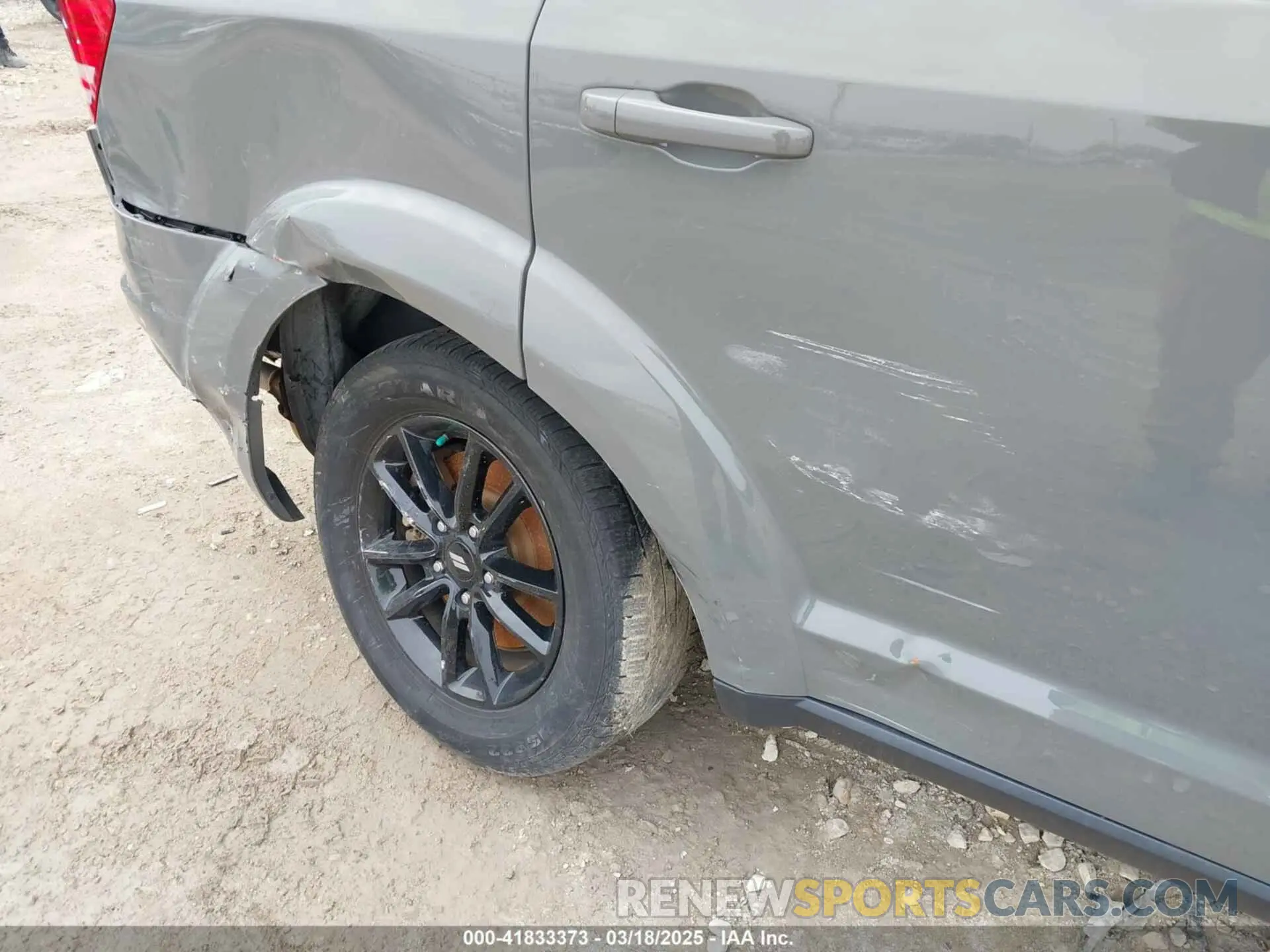 18 Photograph of a damaged car 3C4PDCABXLT278142 DODGE JOURNEY 2020