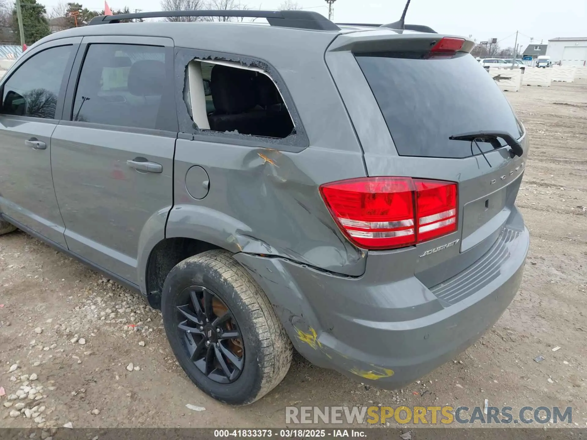 6 Photograph of a damaged car 3C4PDCABXLT278142 DODGE JOURNEY 2020