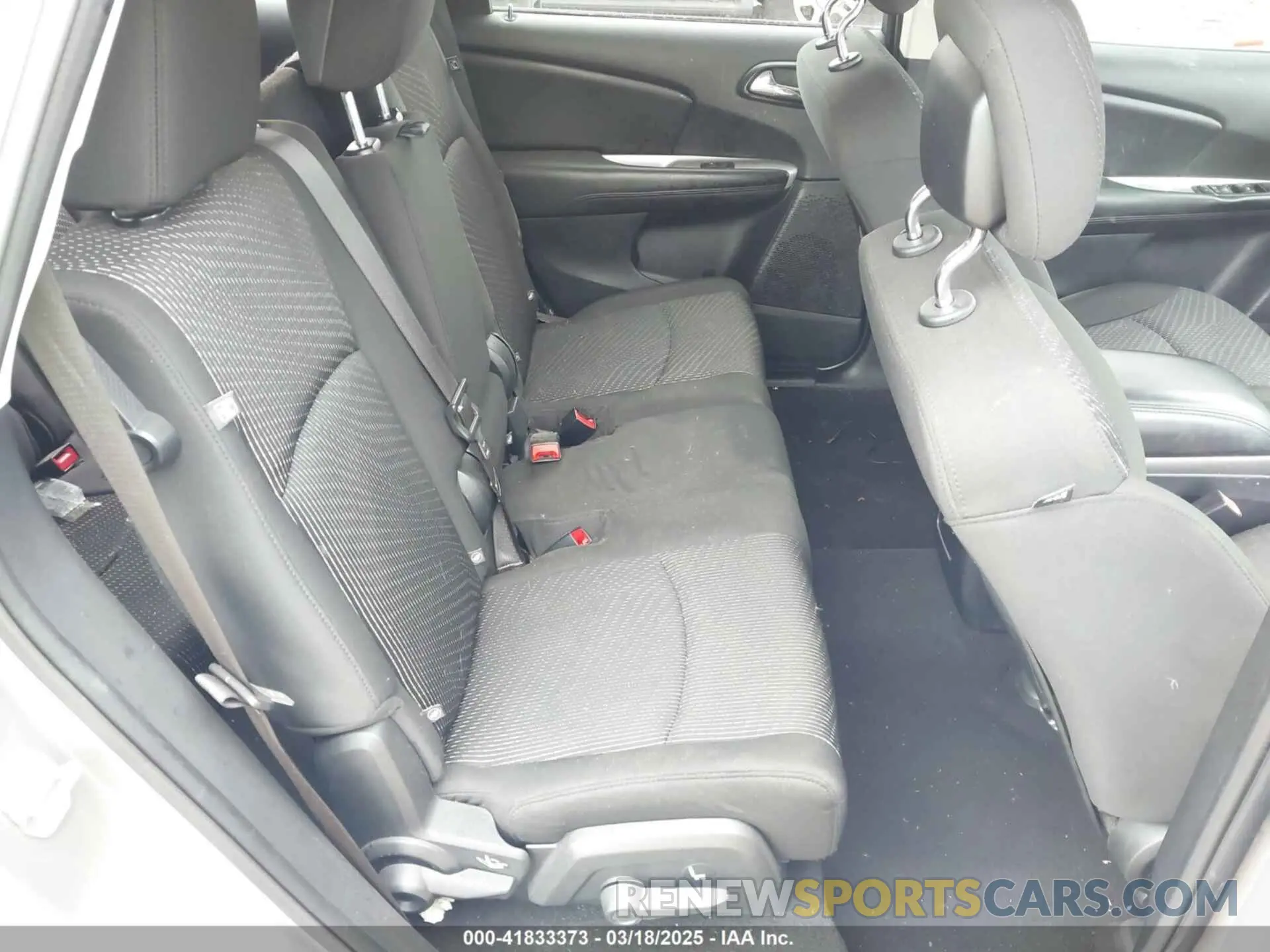 8 Photograph of a damaged car 3C4PDCABXLT278142 DODGE JOURNEY 2020