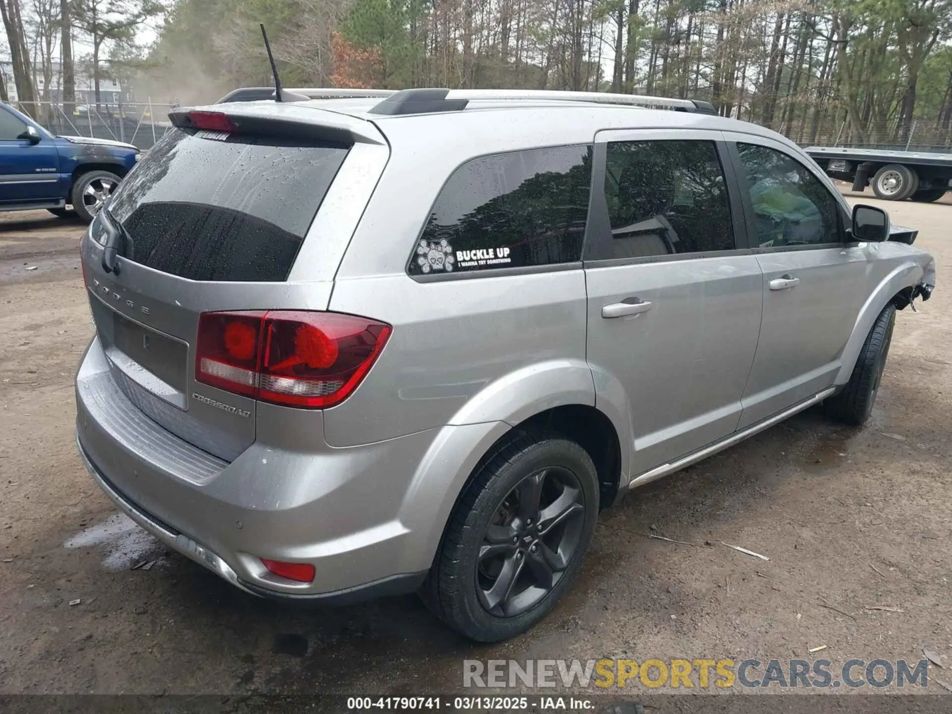 4 Photograph of a damaged car 3C4PDCGB0LT225974 DODGE JOURNEY 2020