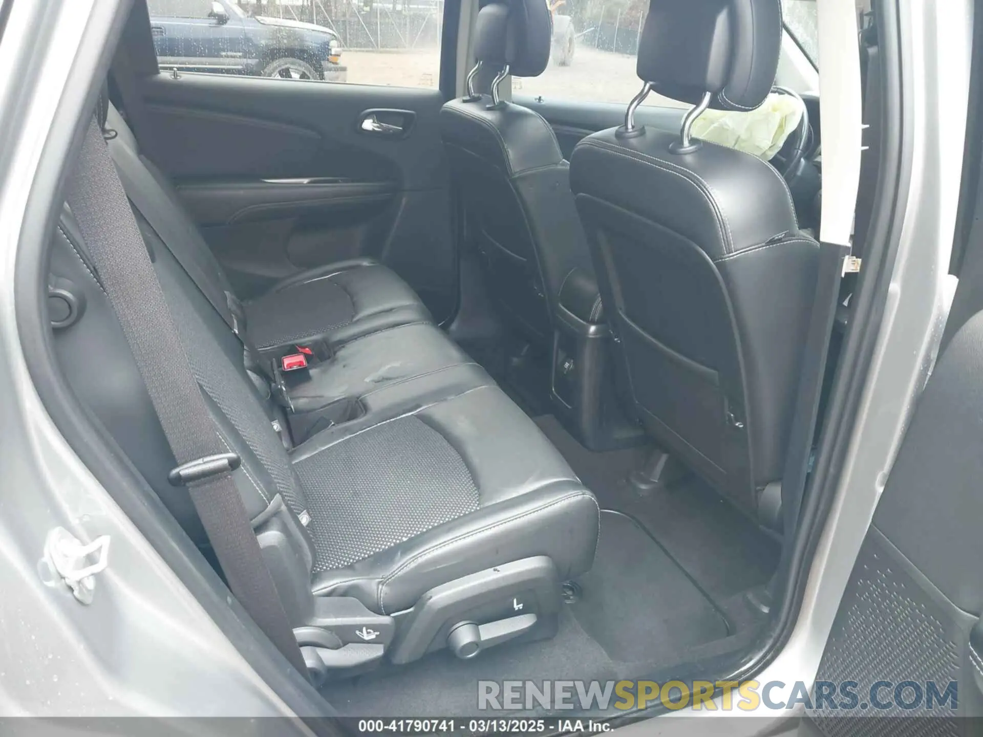 8 Photograph of a damaged car 3C4PDCGB0LT225974 DODGE JOURNEY 2020