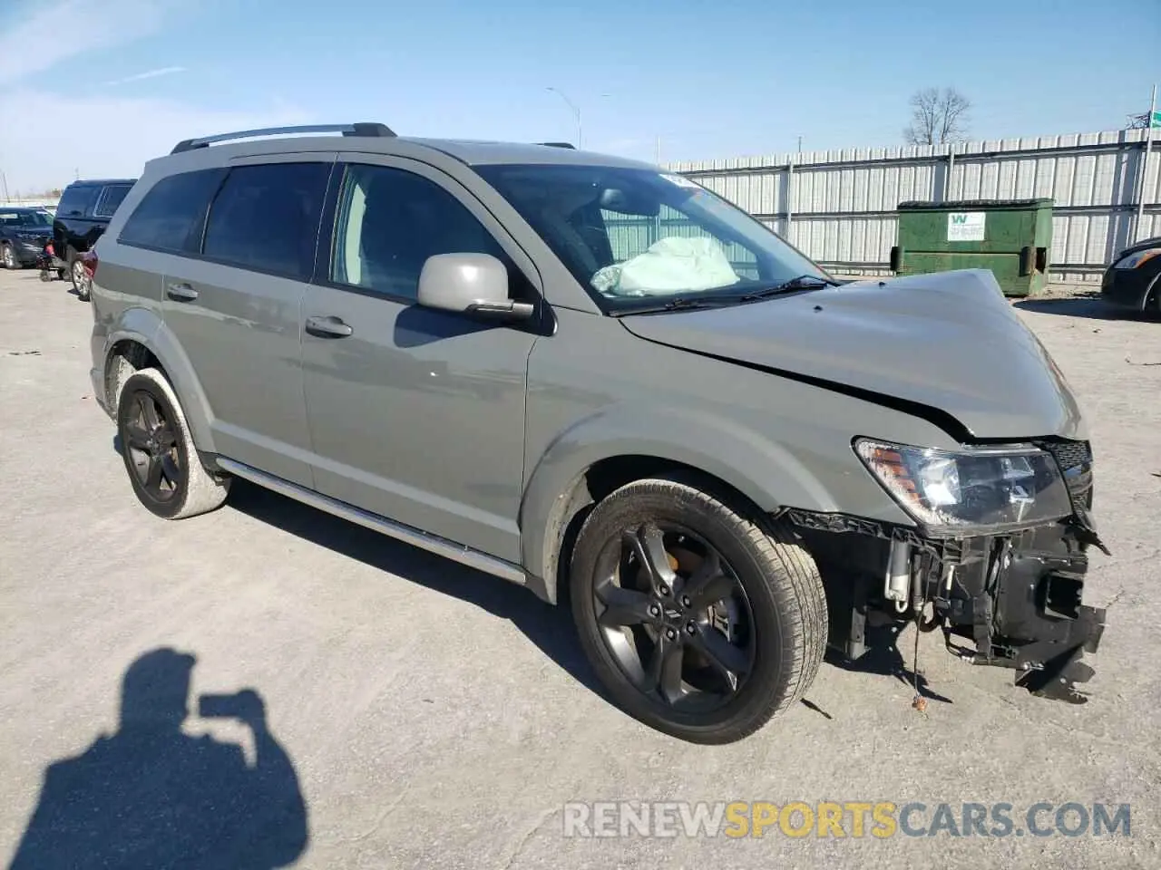 4 Photograph of a damaged car 3C4PDCGB0LT271384 DODGE JOURNEY 2020