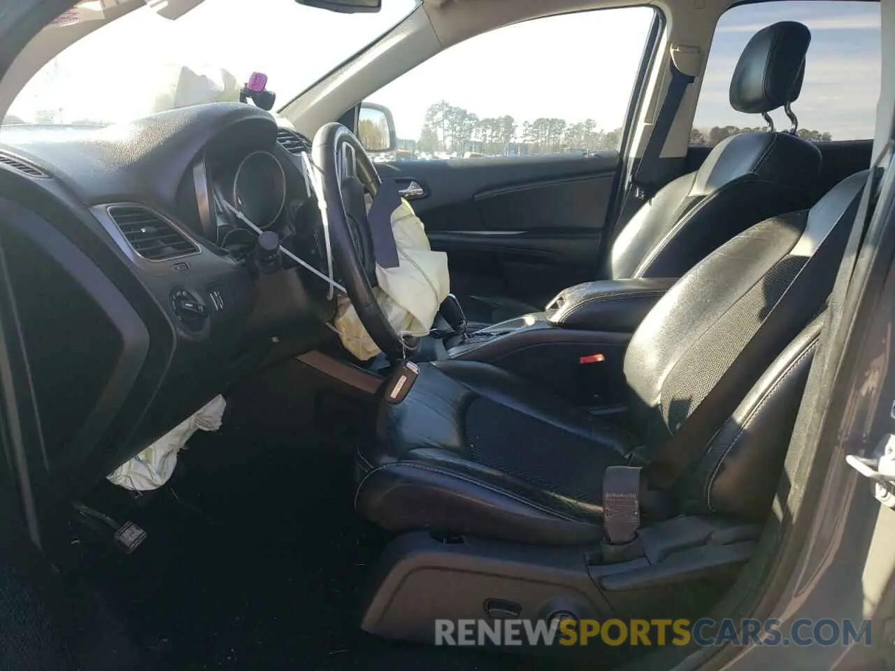 7 Photograph of a damaged car 3C4PDCGB0LT271384 DODGE JOURNEY 2020