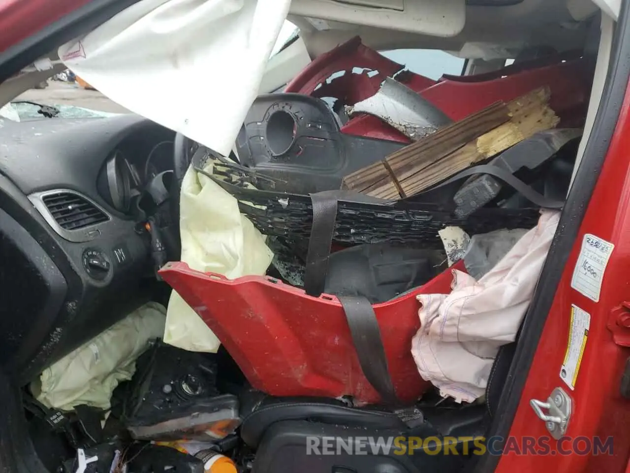 7 Photograph of a damaged car 3C4PDCGB1LT194167 DODGE JOURNEY 2020