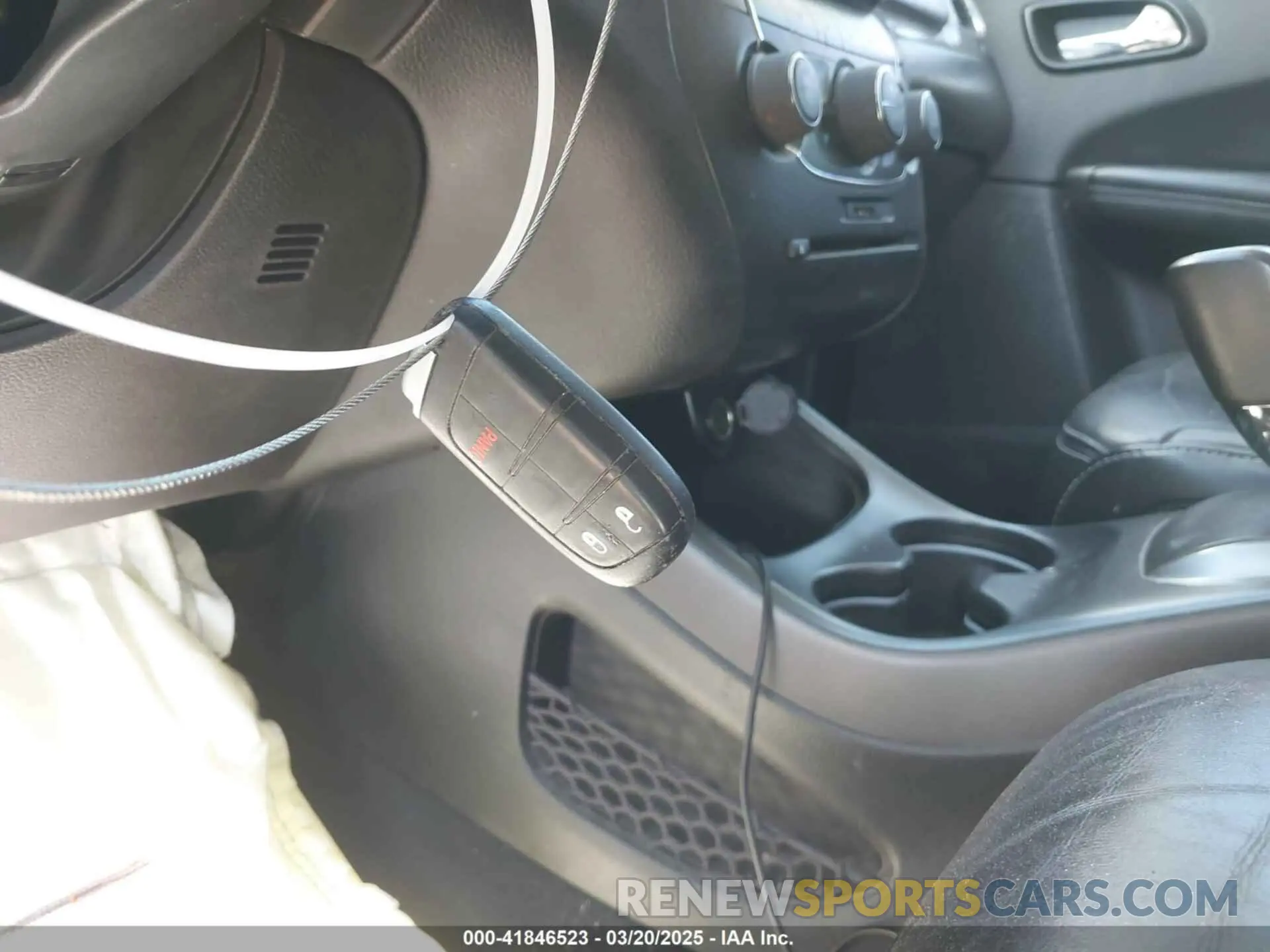 11 Photograph of a damaged car 3C4PDCGB1LT206205 DODGE JOURNEY 2020