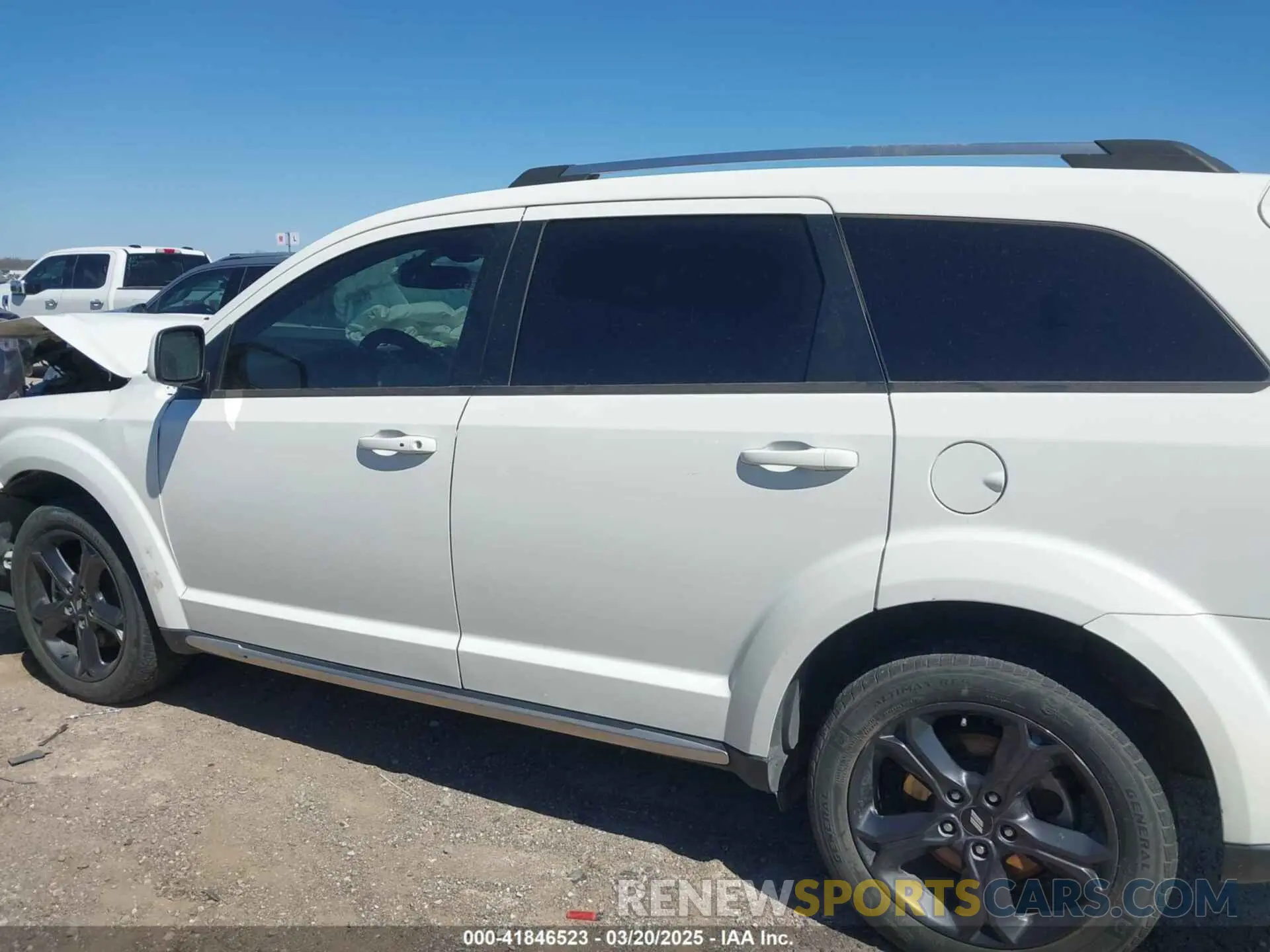 14 Photograph of a damaged car 3C4PDCGB1LT206205 DODGE JOURNEY 2020