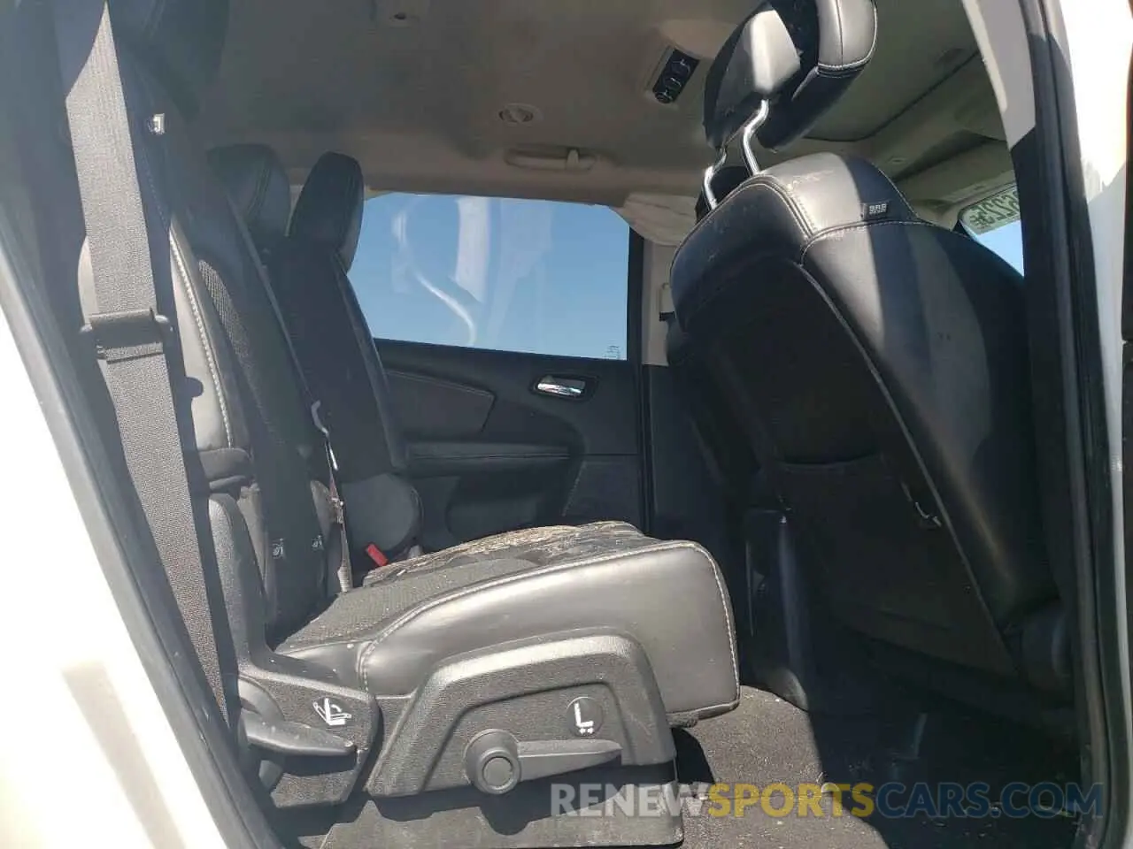 11 Photograph of a damaged car 3C4PDCGB1LT220170 DODGE JOURNEY 2020