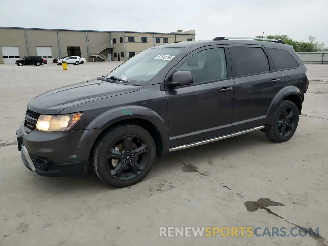 1 Photograph of a damaged car 3C4PDCGB1LT261348 DODGE JOURNEY 2020