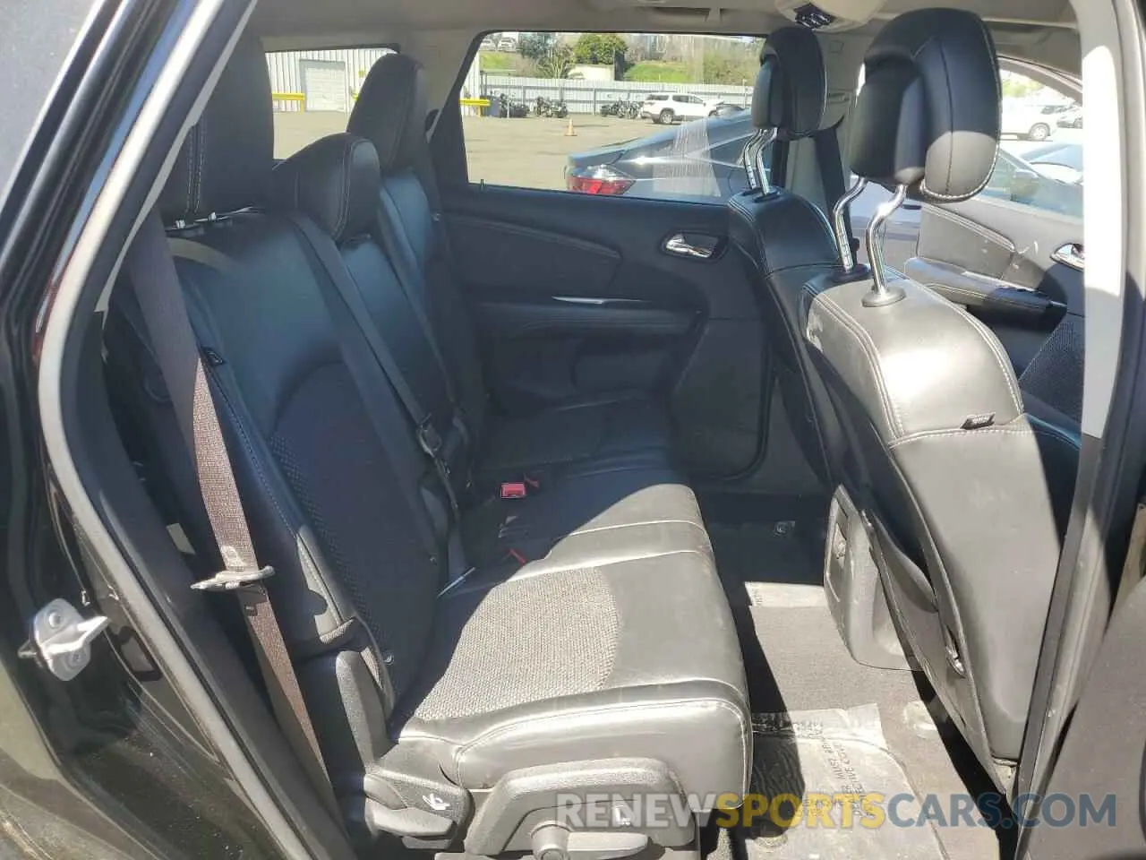 11 Photograph of a damaged car 3C4PDCGB1LT266615 DODGE JOURNEY 2020