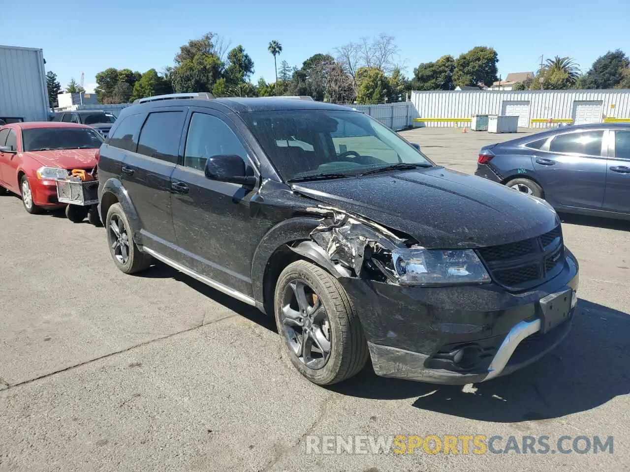 4 Photograph of a damaged car 3C4PDCGB1LT266615 DODGE JOURNEY 2020