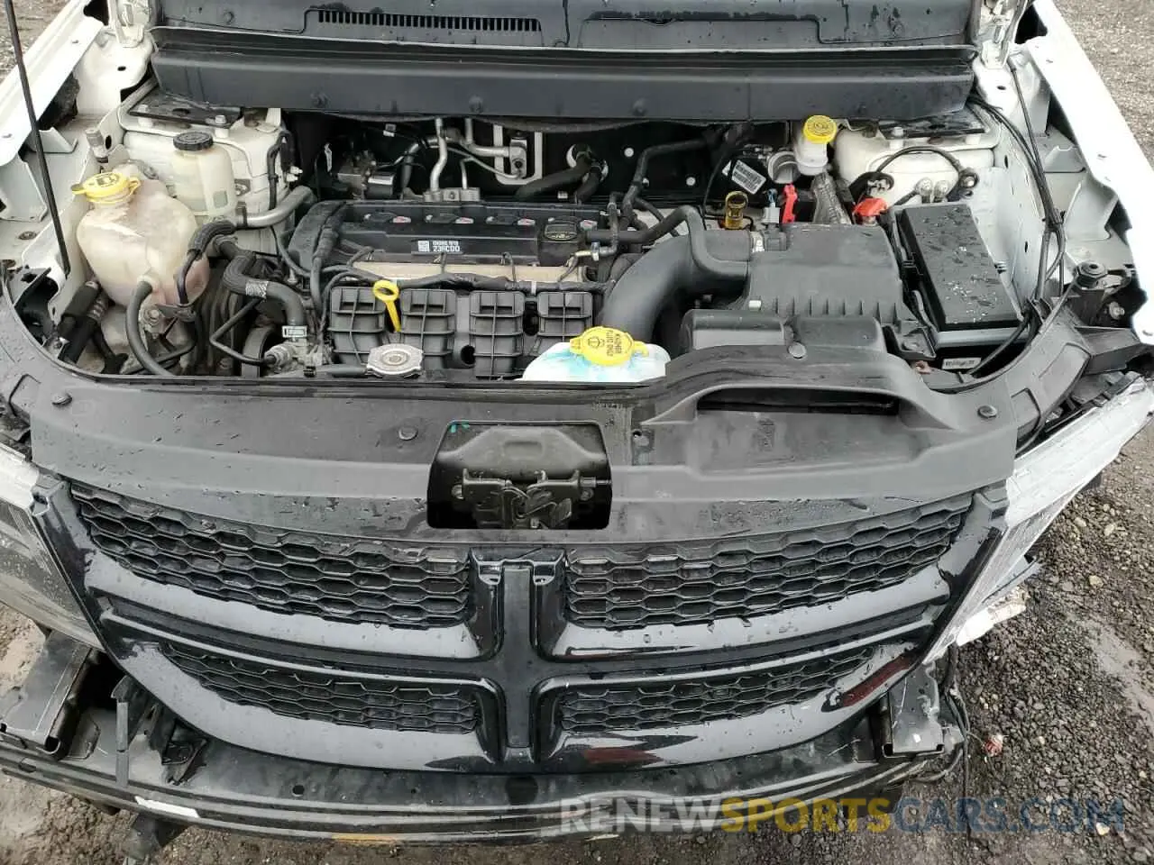 13 Photograph of a damaged car 3C4PDCGB1LT267831 DODGE JOURNEY 2020