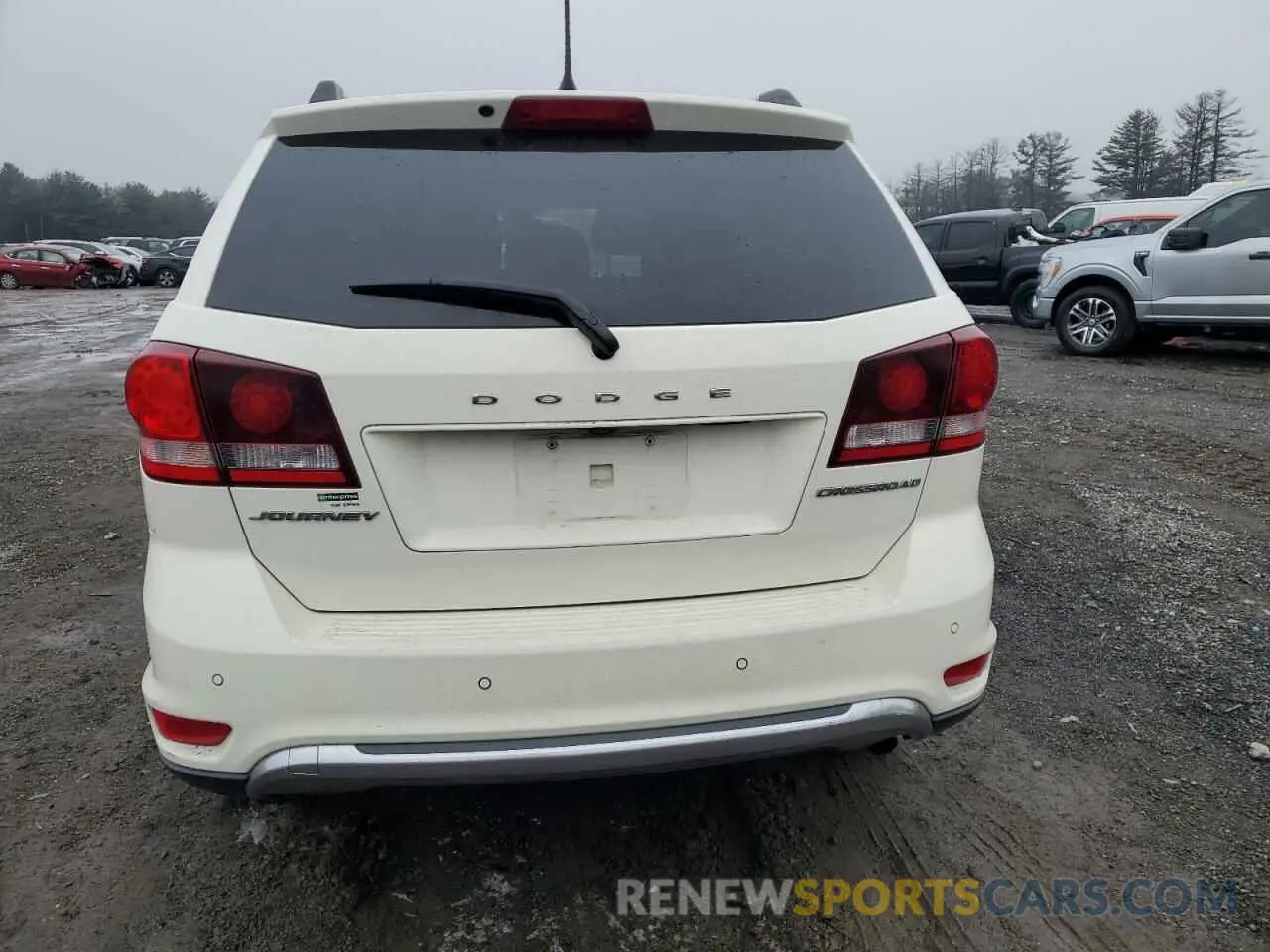 6 Photograph of a damaged car 3C4PDCGB1LT267831 DODGE JOURNEY 2020