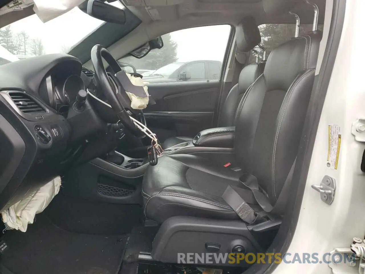 7 Photograph of a damaged car 3C4PDCGB1LT267831 DODGE JOURNEY 2020