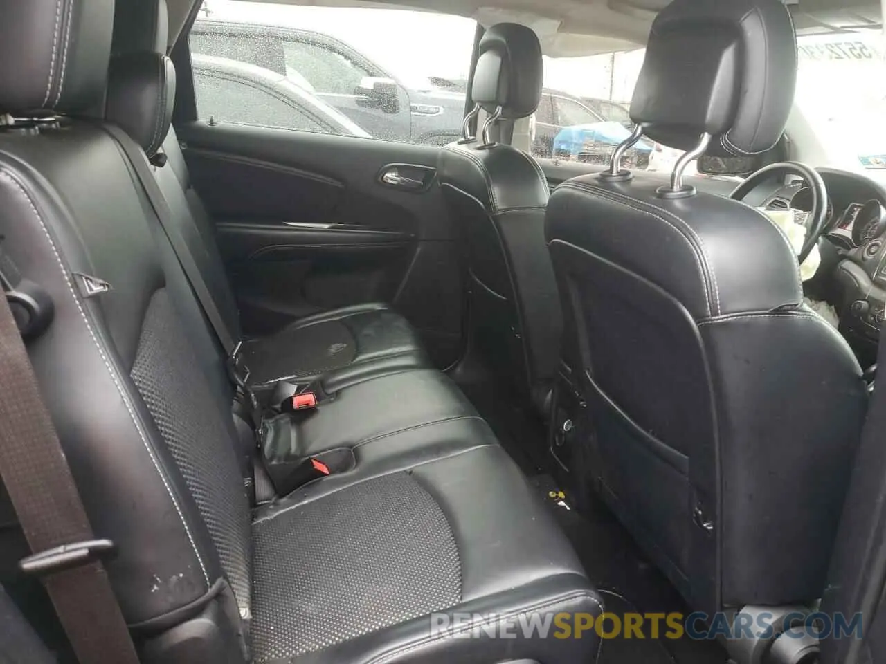 11 Photograph of a damaged car 3C4PDCGB1LT269708 DODGE JOURNEY 2020
