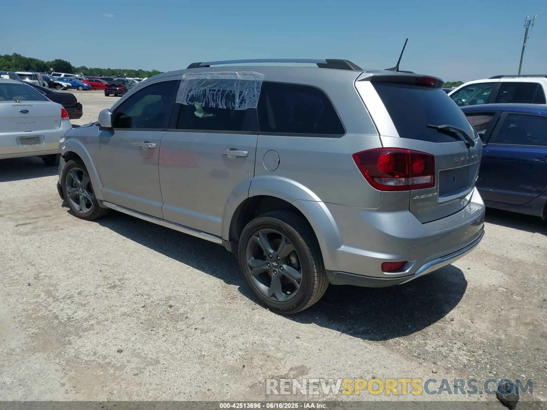 3 Photograph of a damaged car 3C4PDCGB2LT225474 DODGE JOURNEY 2020