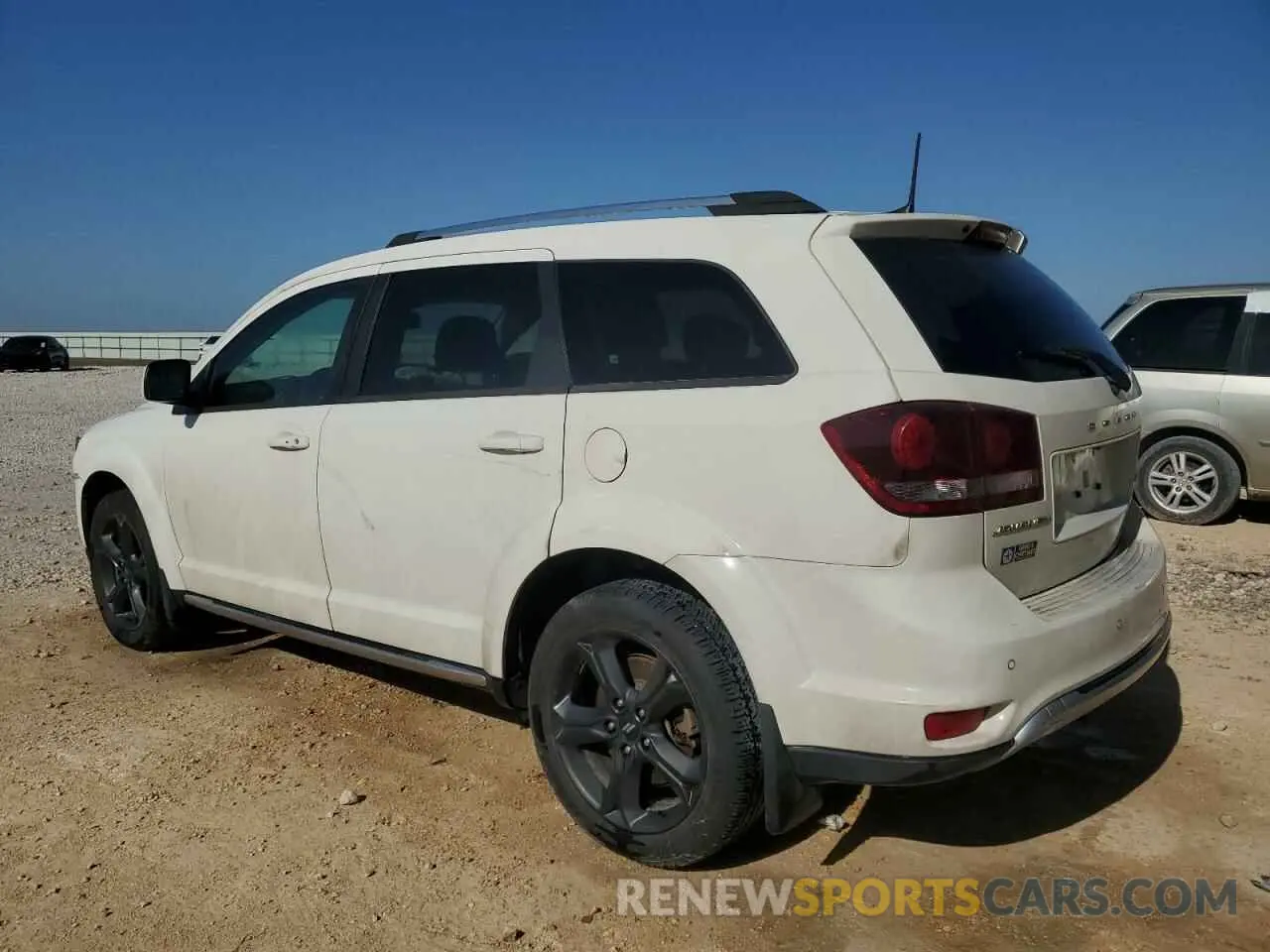 2 Photograph of a damaged car 3C4PDCGB3LT206853 DODGE JOURNEY 2020