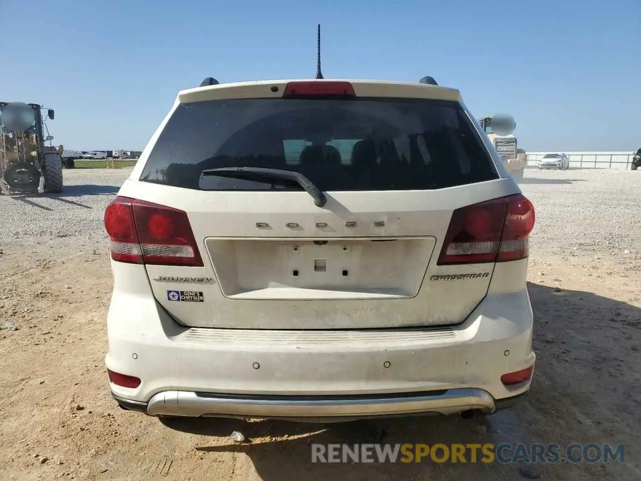 6 Photograph of a damaged car 3C4PDCGB3LT206853 DODGE JOURNEY 2020