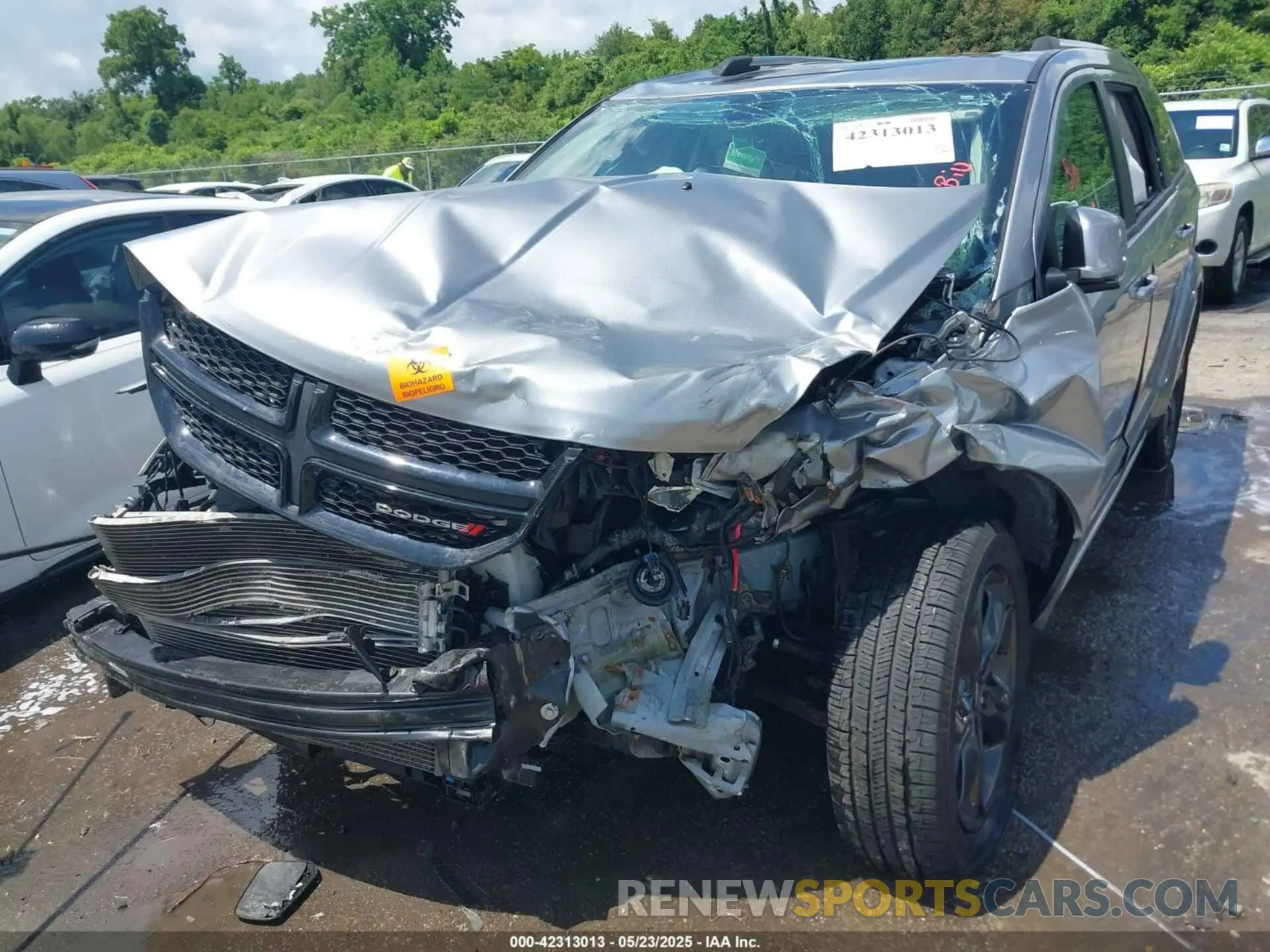 10 Photograph of a damaged car 3C4PDCGB3LT212720 DODGE JOURNEY 2020