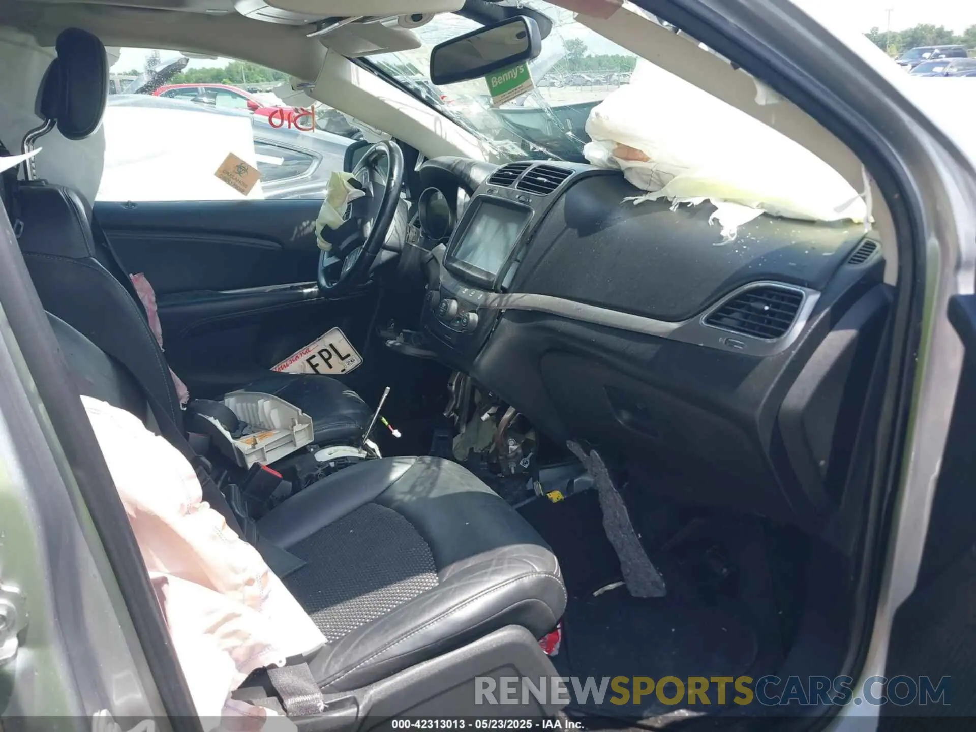 5 Photograph of a damaged car 3C4PDCGB3LT212720 DODGE JOURNEY 2020