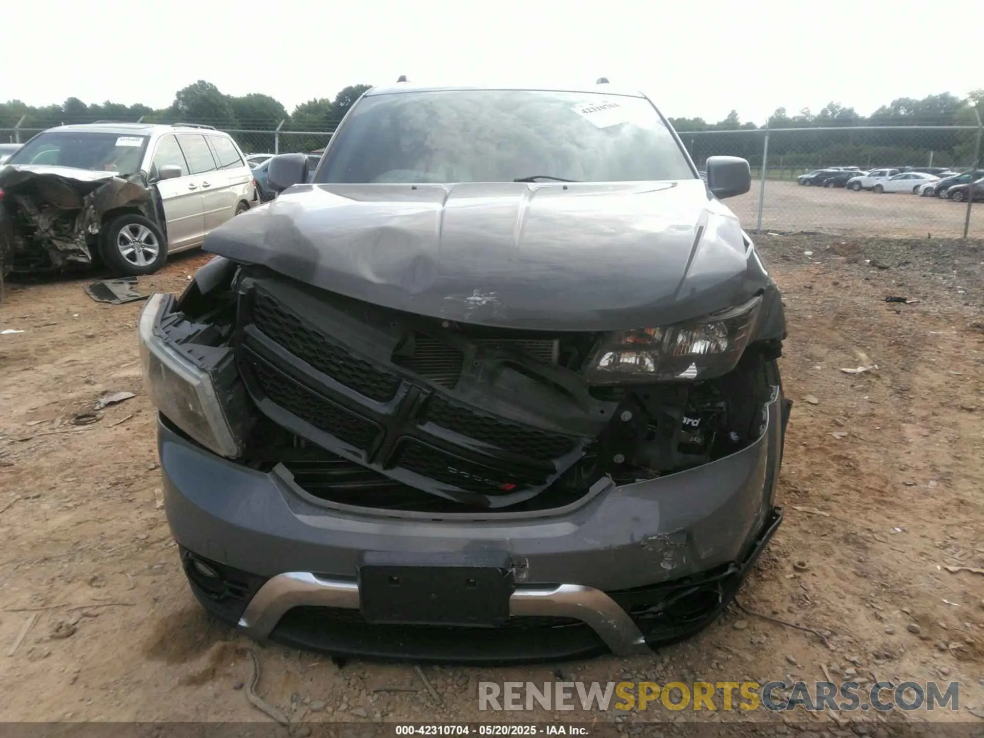 12 Photograph of a damaged car 3C4PDCGB3LT263523 DODGE JOURNEY 2020