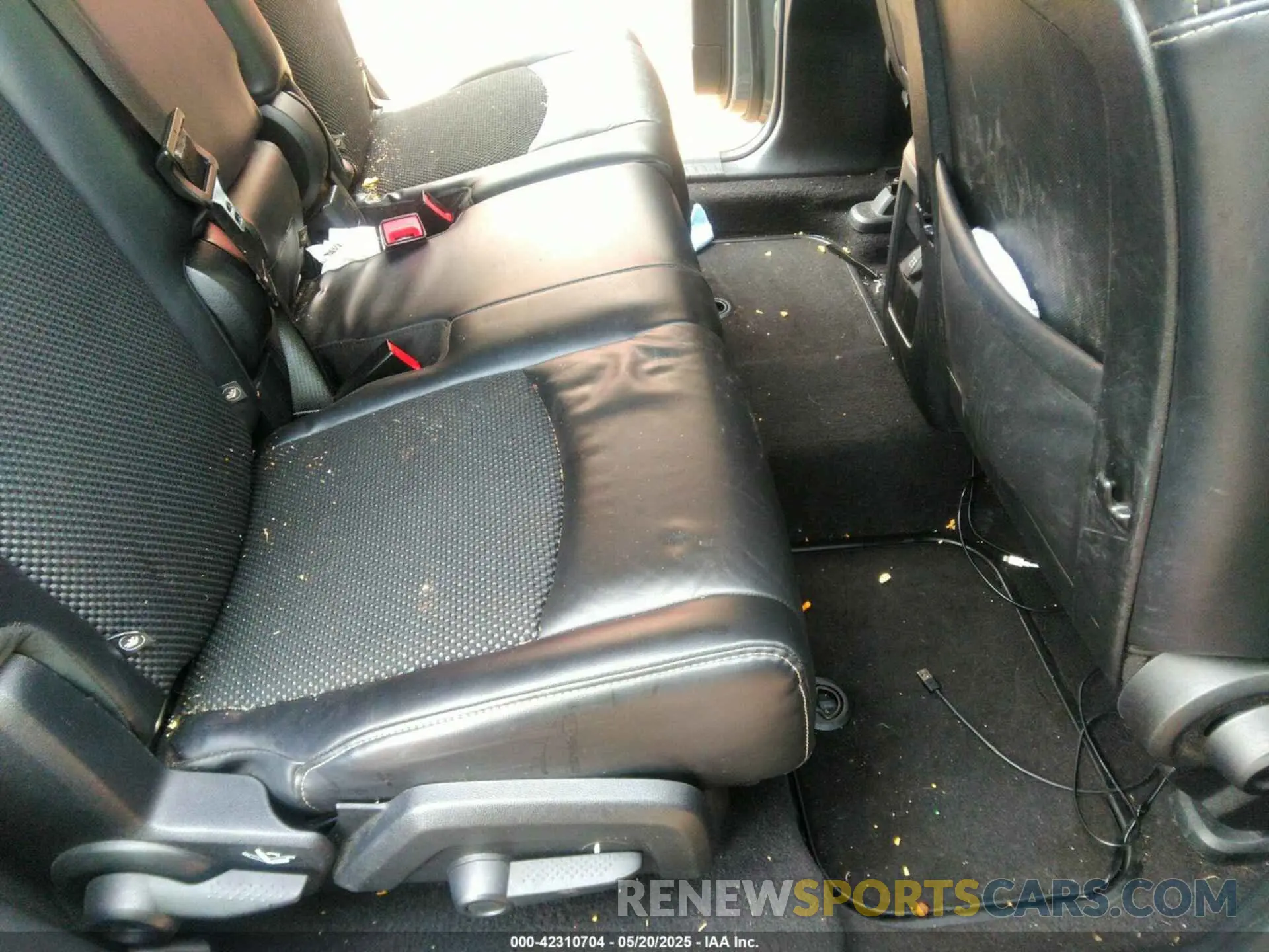 8 Photograph of a damaged car 3C4PDCGB3LT263523 DODGE JOURNEY 2020