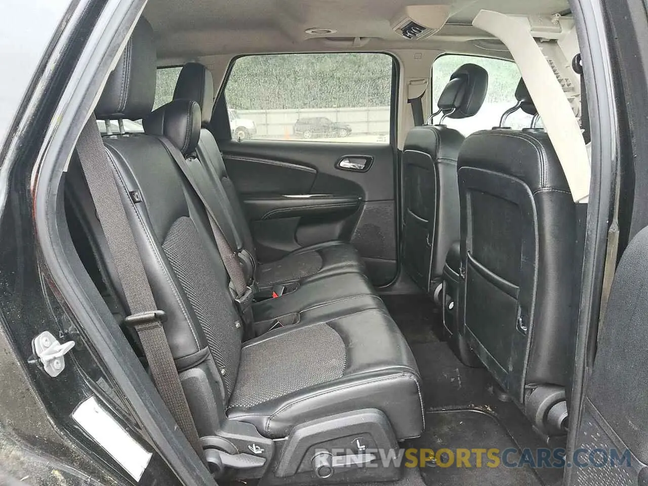 11 Photograph of a damaged car 3C4PDCGB4LT201242 DODGE JOURNEY 2020