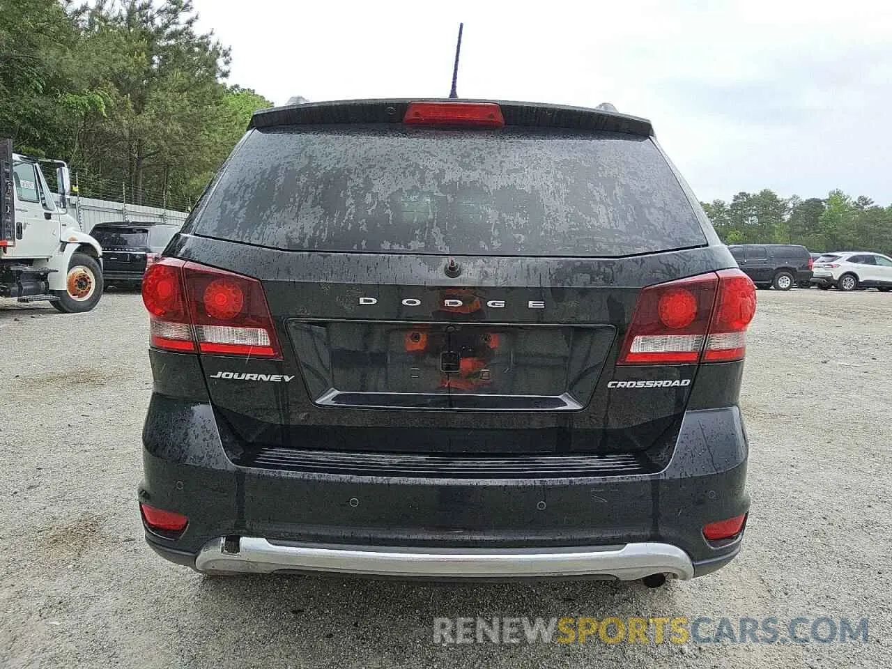 6 Photograph of a damaged car 3C4PDCGB4LT201242 DODGE JOURNEY 2020