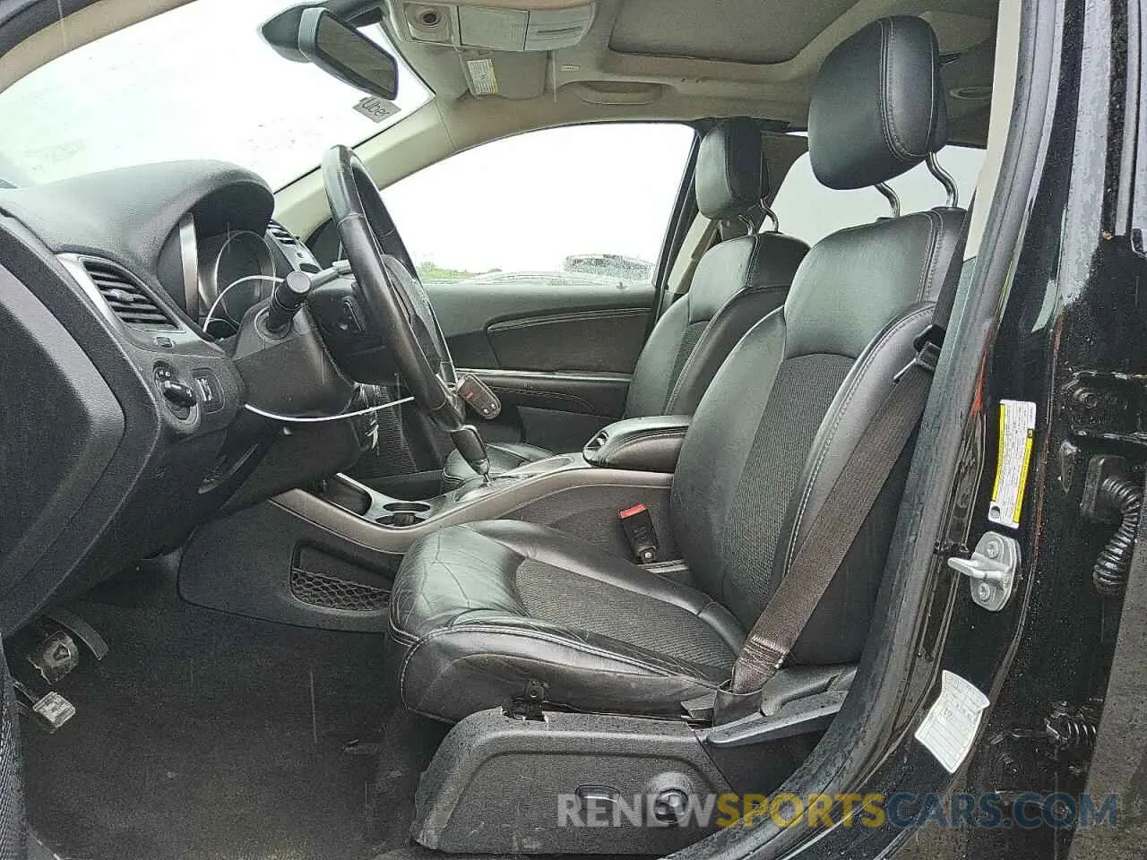 7 Photograph of a damaged car 3C4PDCGB4LT201242 DODGE JOURNEY 2020