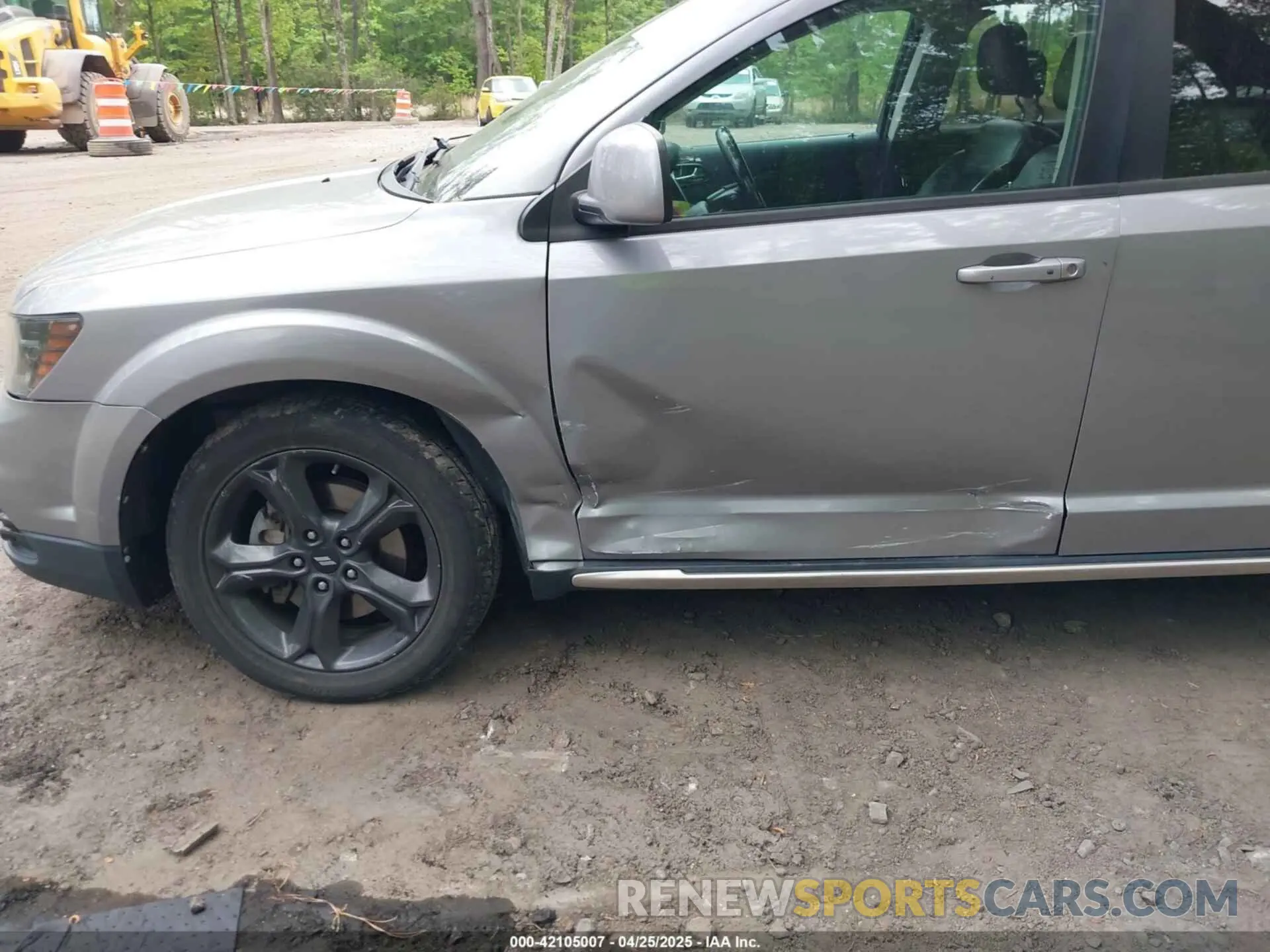 6 Photograph of a damaged car 3C4PDCGB4LT201564 DODGE JOURNEY 2020