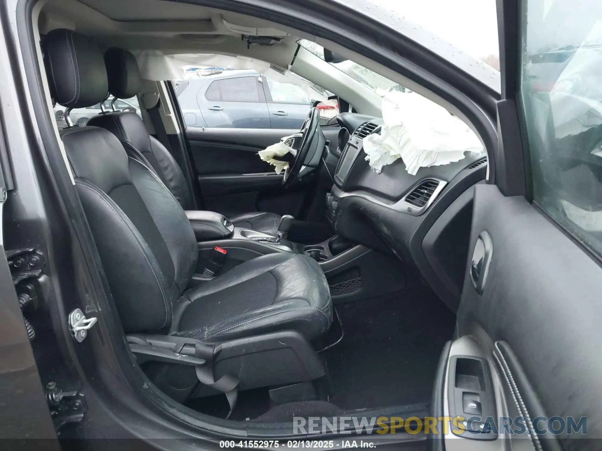 5 Photograph of a damaged car 3C4PDCGB4LT271100 DODGE JOURNEY 2020