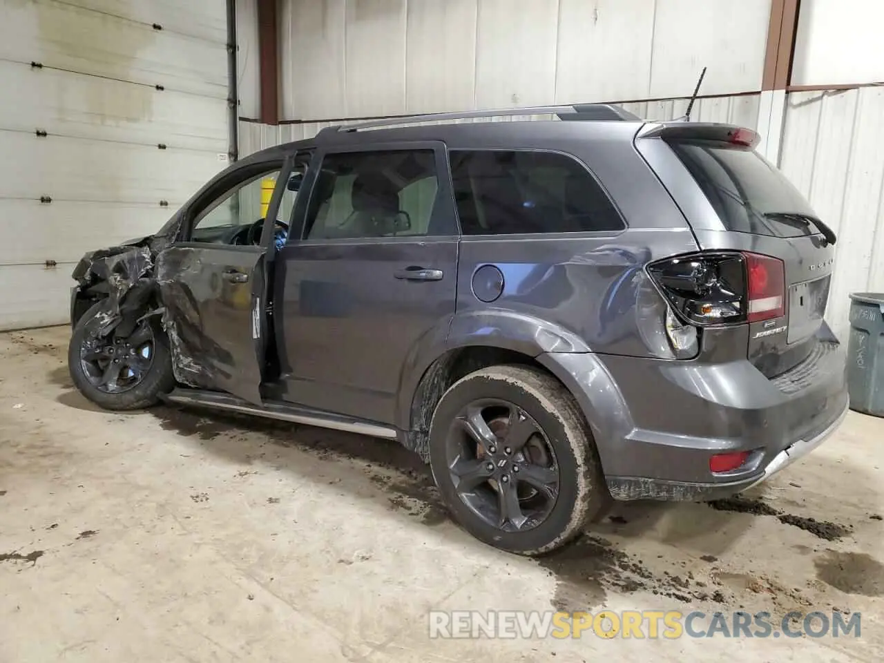 2 Photograph of a damaged car 3C4PDCGB5LT226019 DODGE JOURNEY 2020