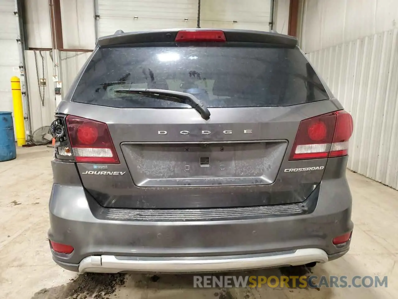 6 Photograph of a damaged car 3C4PDCGB5LT226019 DODGE JOURNEY 2020