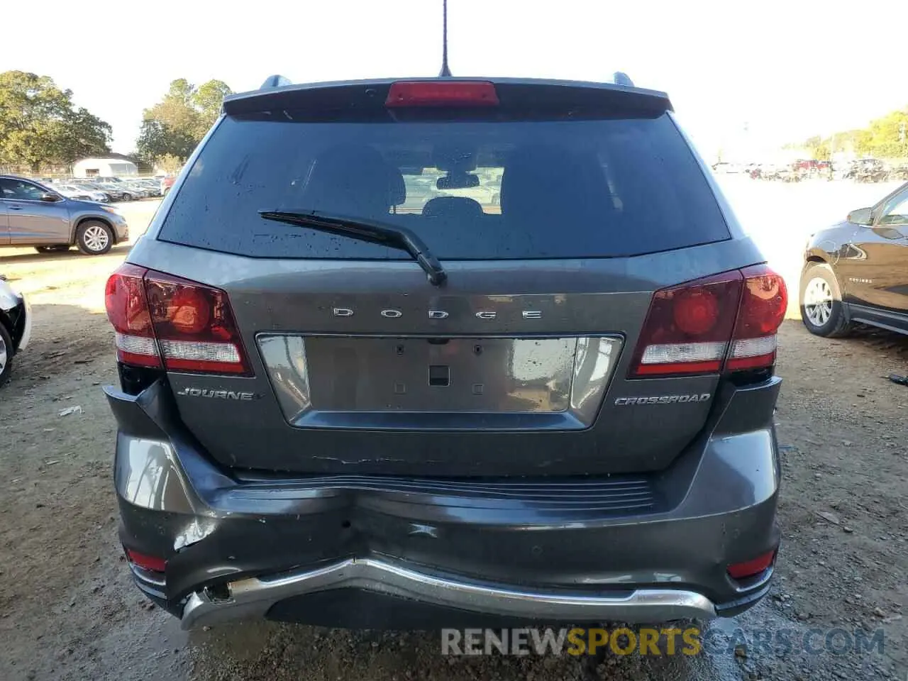 6 Photograph of a damaged car 3C4PDCGB7LT206516 DODGE JOURNEY 2020