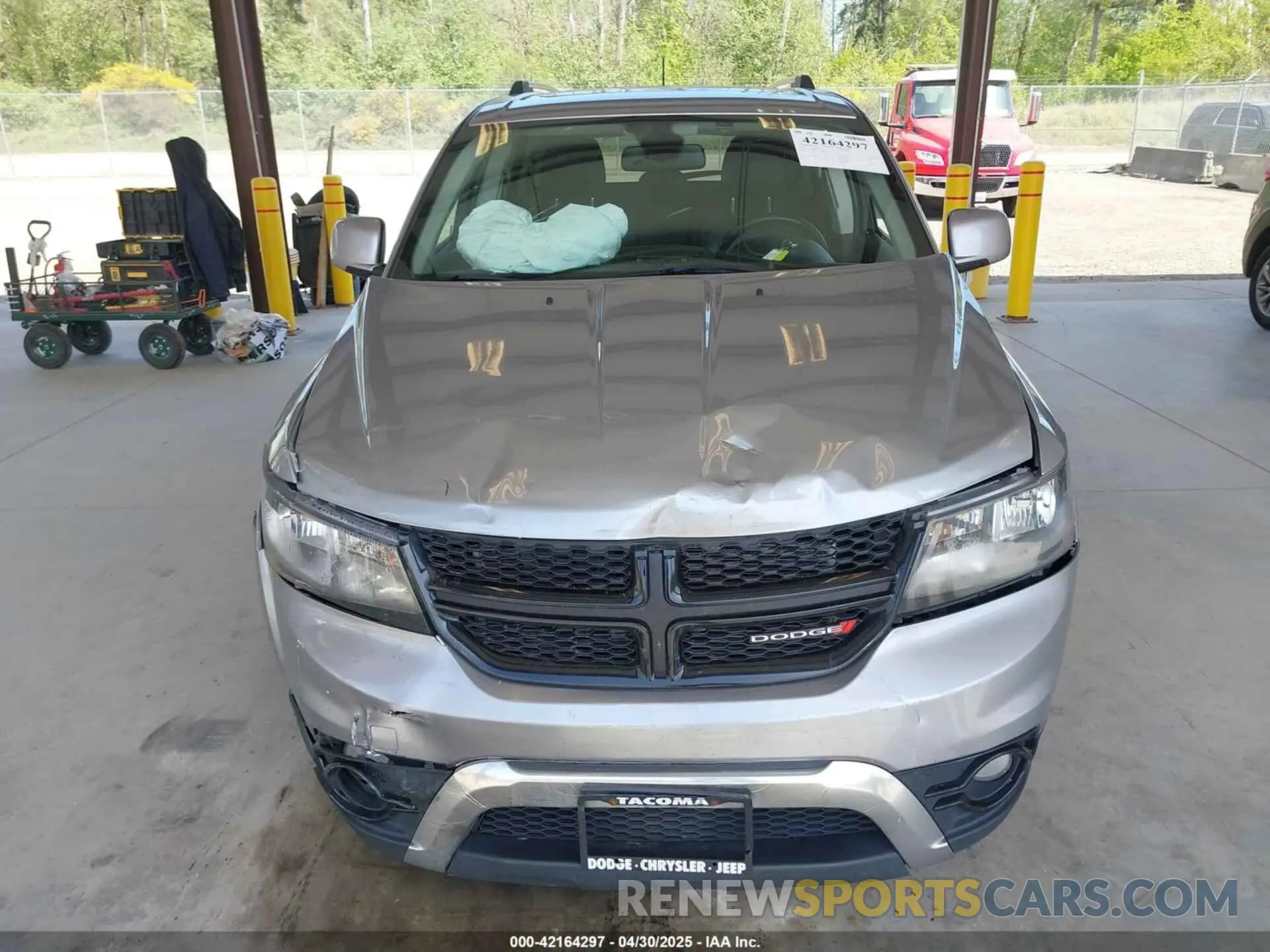 13 Photograph of a damaged car 3C4PDCGB7LT206659 DODGE JOURNEY 2020