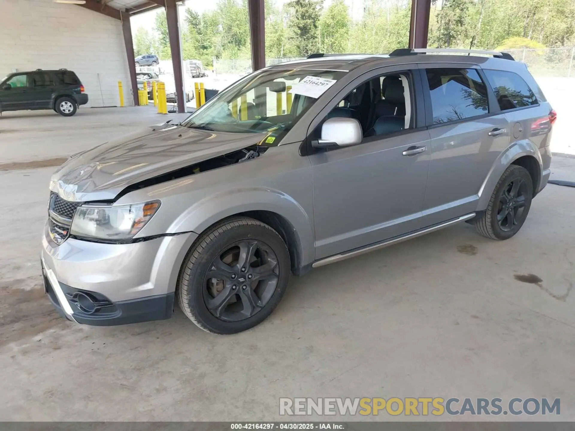 2 Photograph of a damaged car 3C4PDCGB7LT206659 DODGE JOURNEY 2020