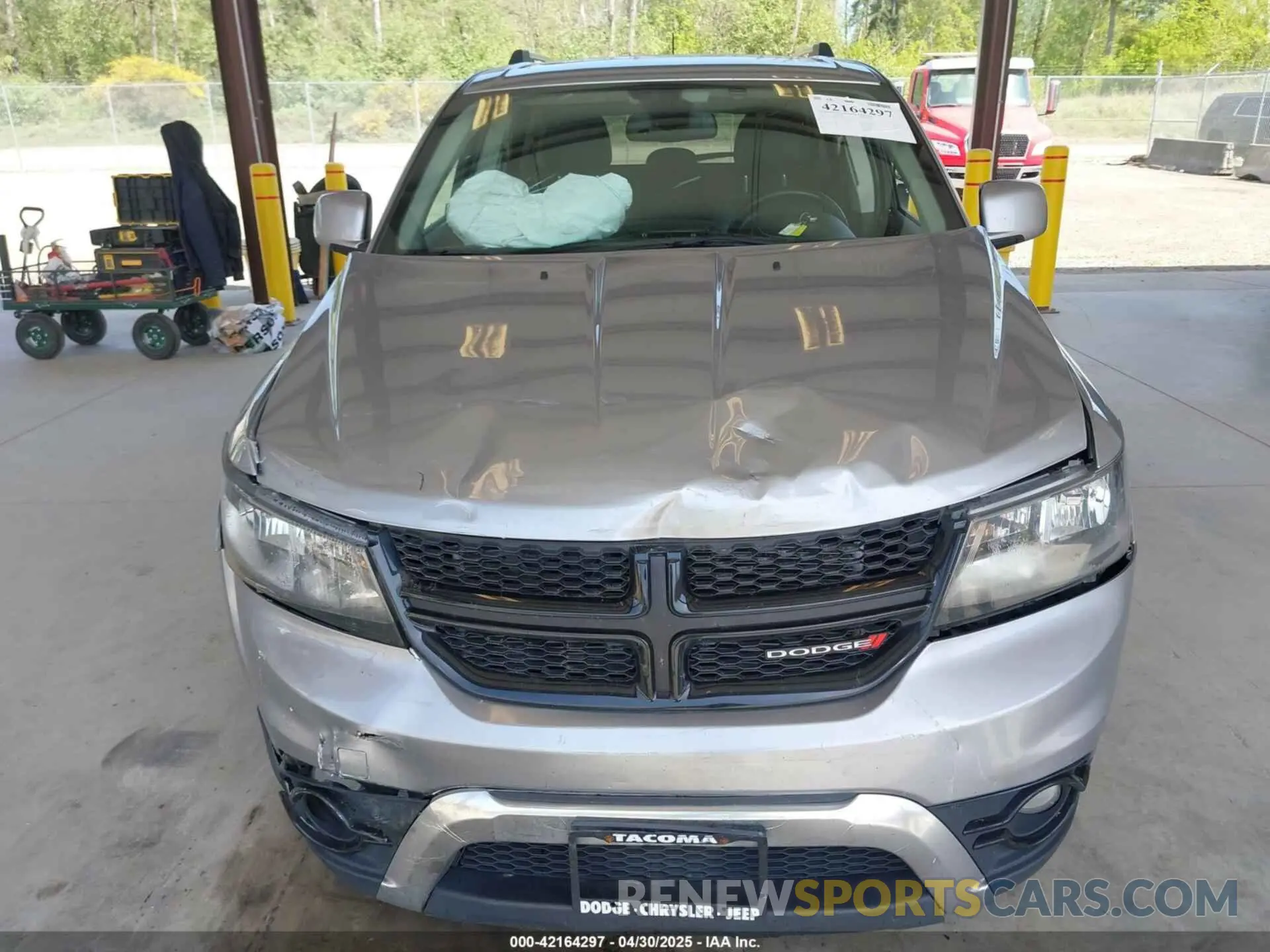 6 Photograph of a damaged car 3C4PDCGB7LT206659 DODGE JOURNEY 2020