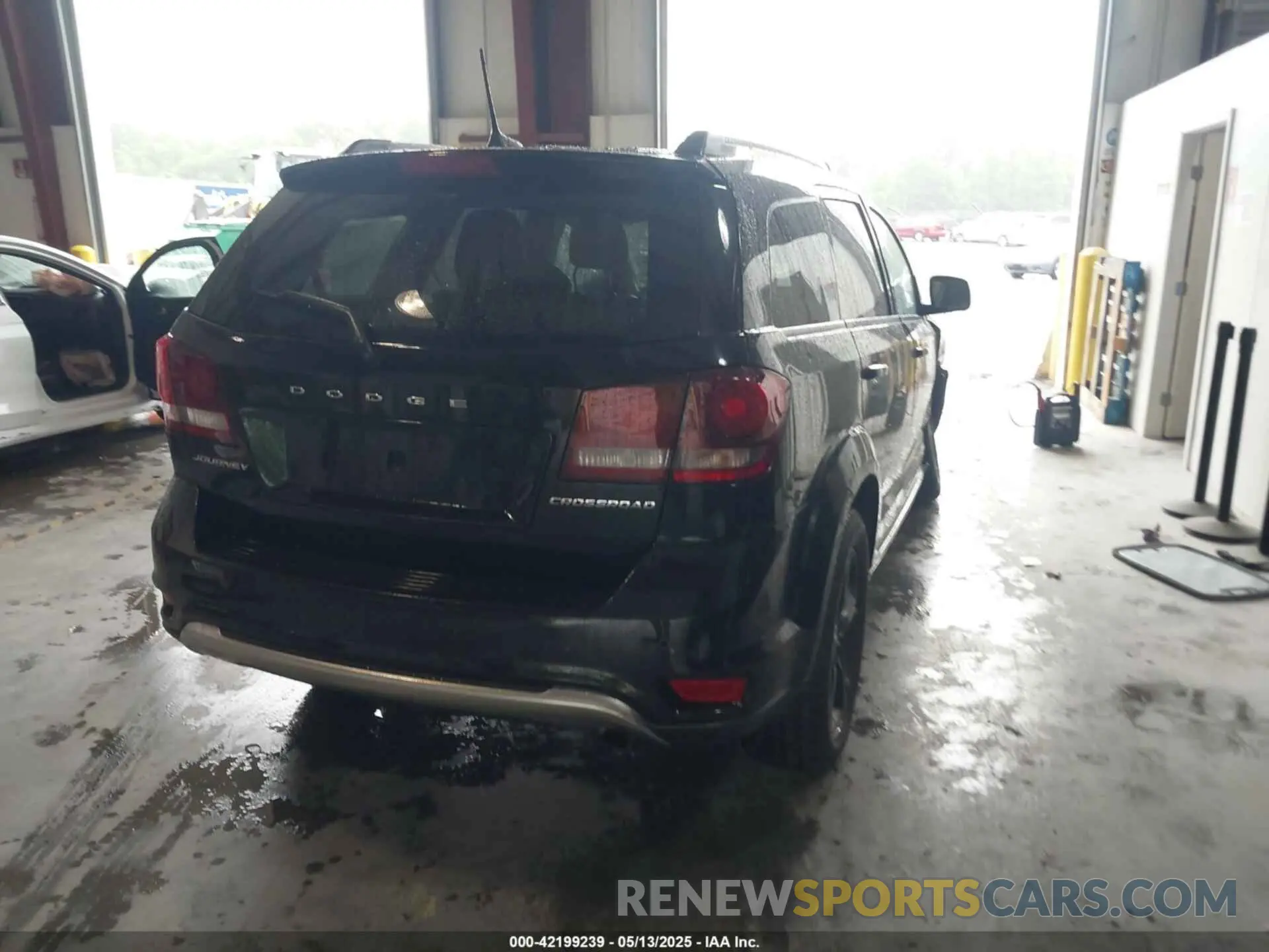 4 Photograph of a damaged car 3C4PDCGB7LT263363 DODGE JOURNEY 2020