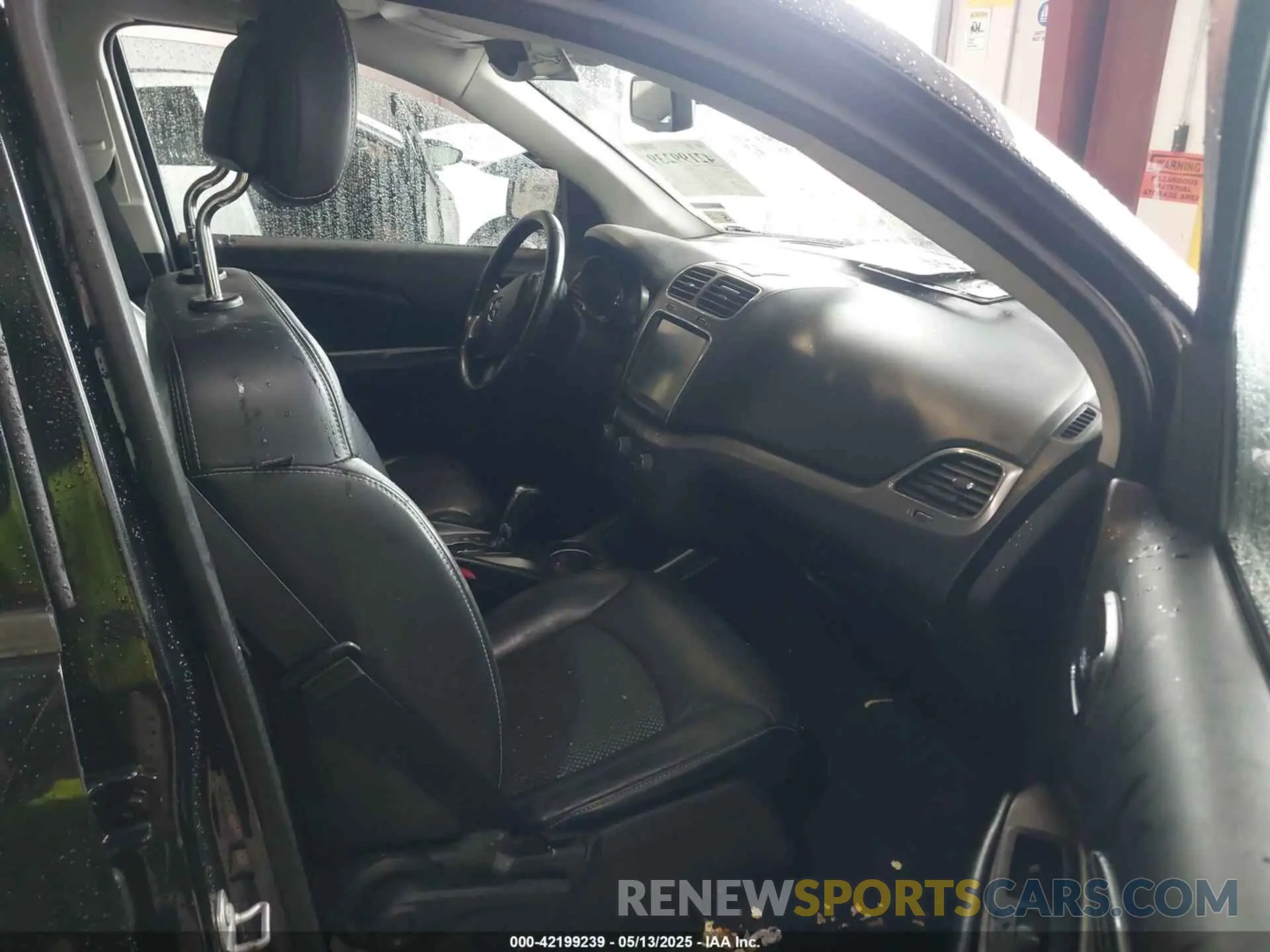 5 Photograph of a damaged car 3C4PDCGB7LT263363 DODGE JOURNEY 2020