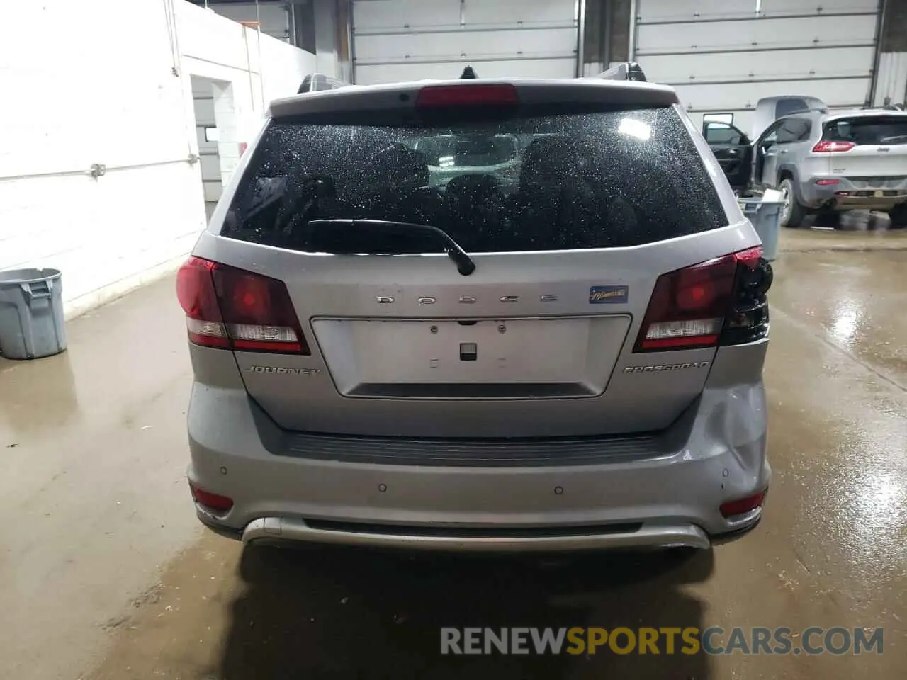 6 Photograph of a damaged car 3C4PDCGB8LT270239 DODGE JOURNEY 2020