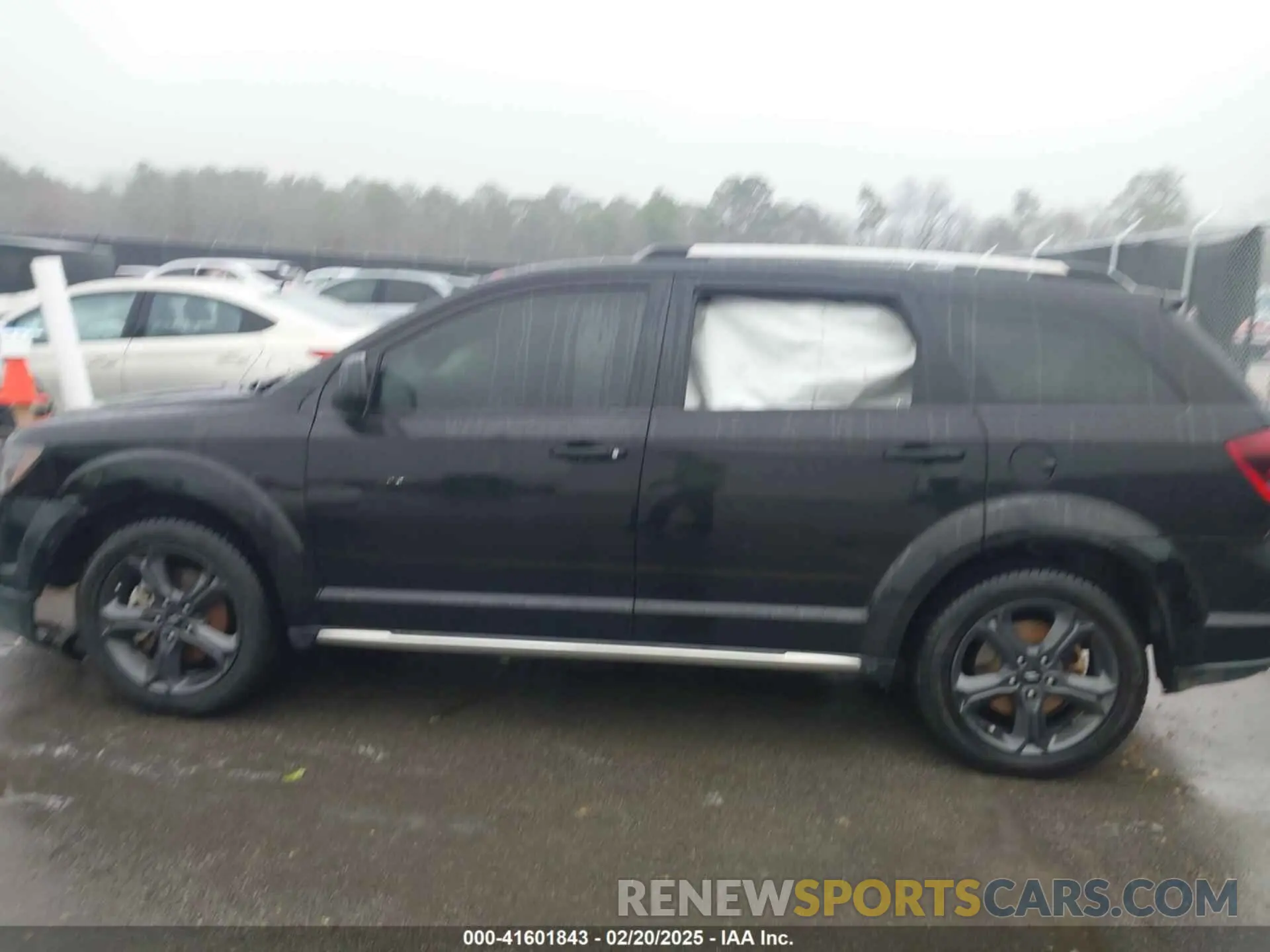 13 Photograph of a damaged car 3C4PDCGB9LT188083 DODGE JOURNEY 2020